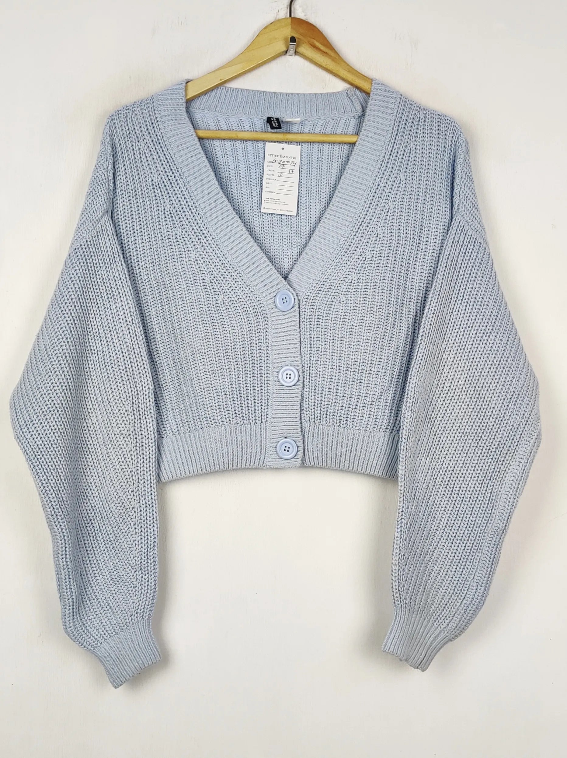 Buy online pre-used pre-loved 100% authentic & Original branded H&M (LS-20074) available in Pakistan. Top international brands avilable.
