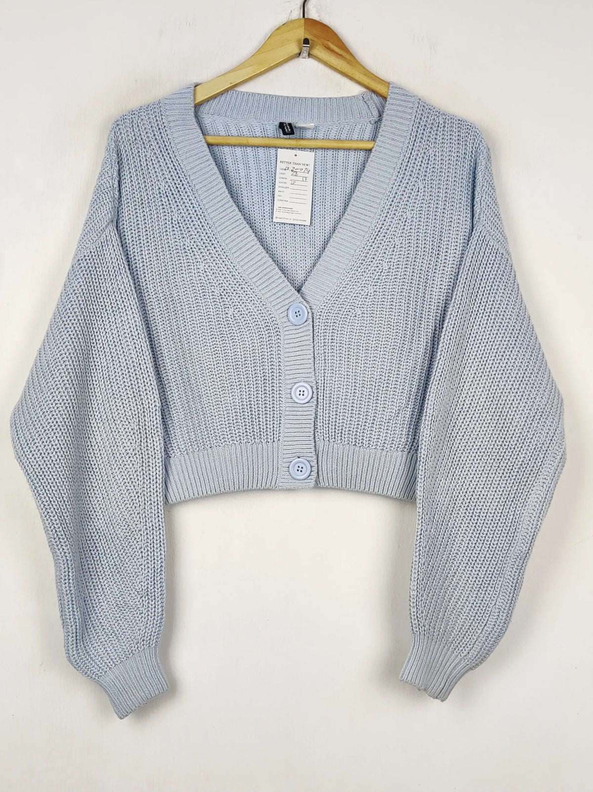 Buy online pre-used pre-loved 100% authentic & Original branded H&M (LS-20074) available in Pakistan. Top international brands avilable.