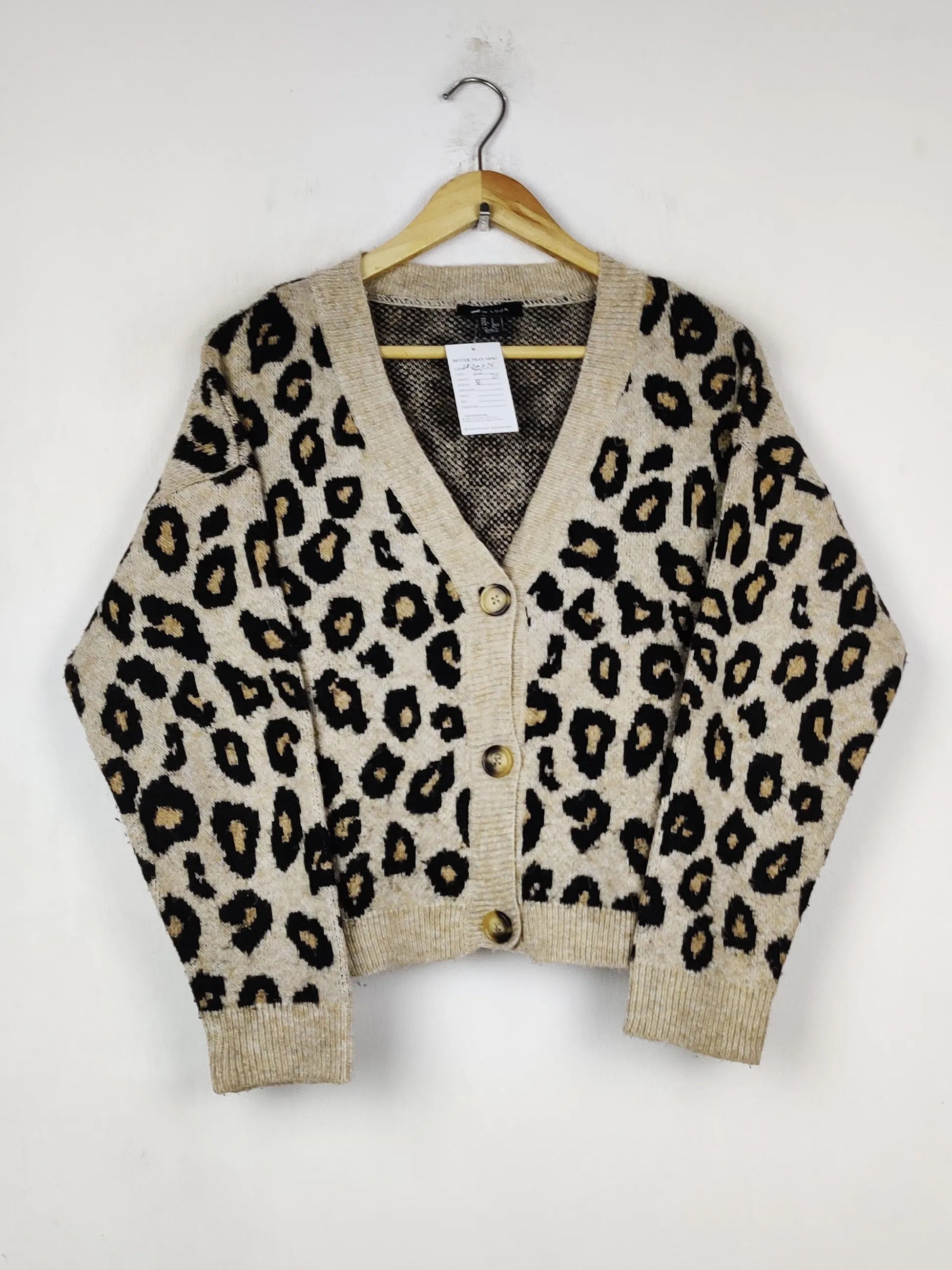 Buy online pre-used pre-loved 100% authentic & Original branded New Look (LS-20075) available in Pakistan. Top international brands avilable.