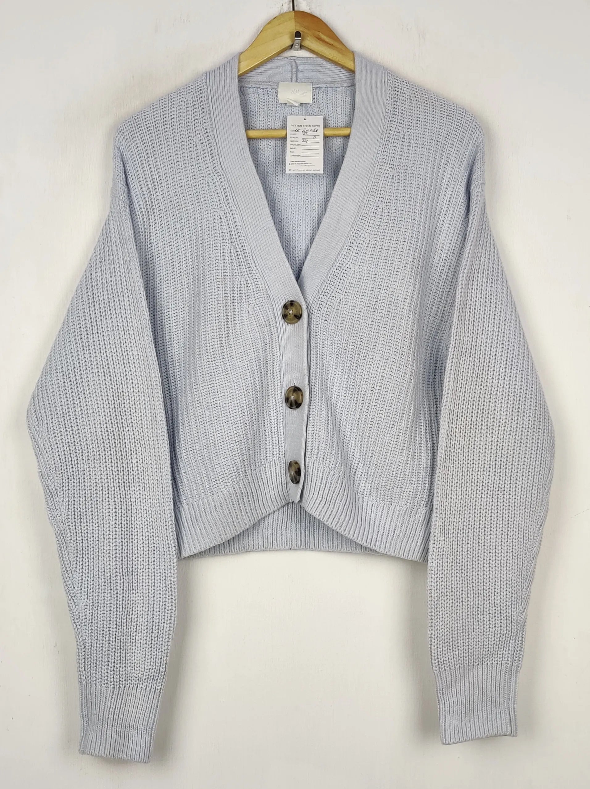 Buy online pre-used pre-loved 100% authentic & Original branded H&M (LS-20083) available in Pakistan. Top international brands avilable.