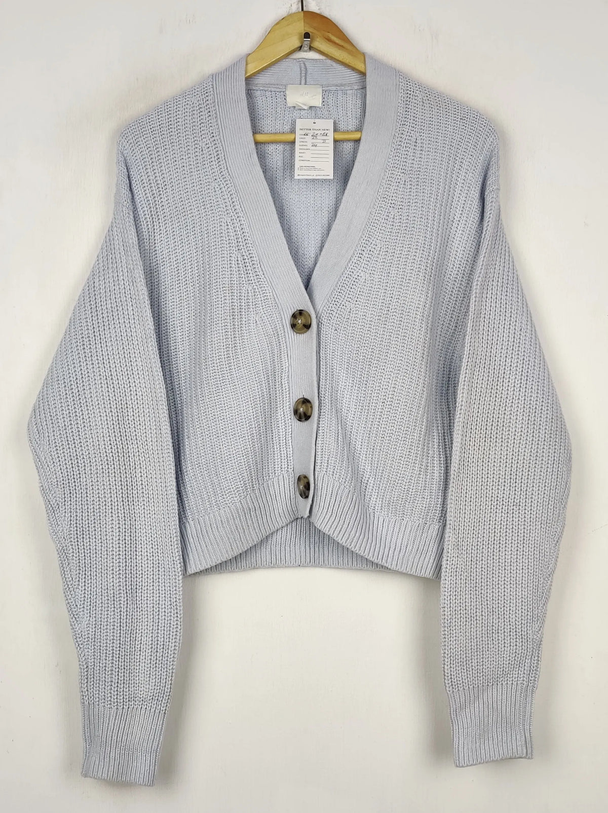 Buy online pre-used pre-loved 100% authentic & Original branded H&M (LS-20083) available in Pakistan. Top international brands avilable.