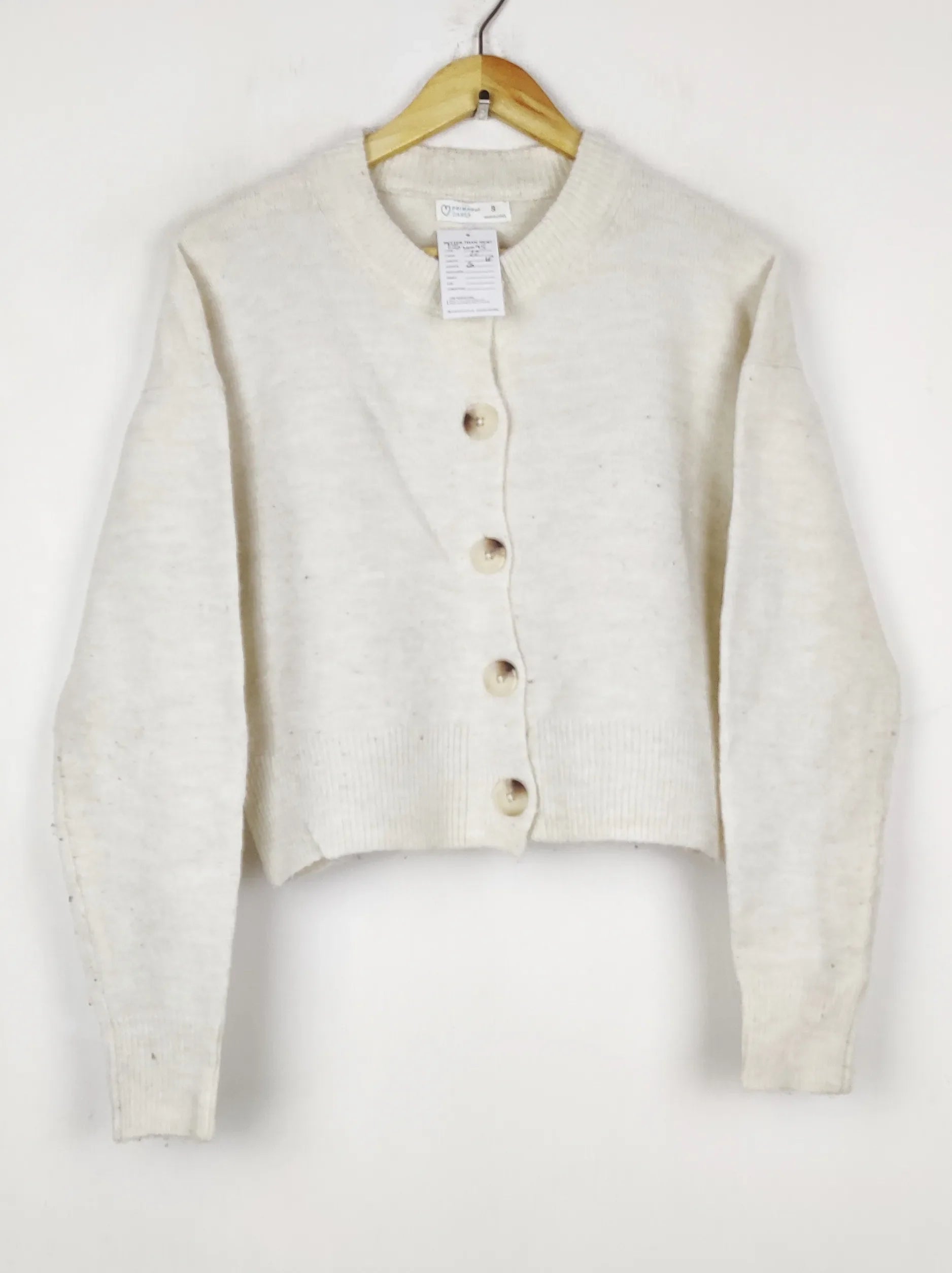 Buy online pre-used pre-loved 100% authentic & Original branded Primark (LS-20095) available in Pakistan. Top international brands avilable.