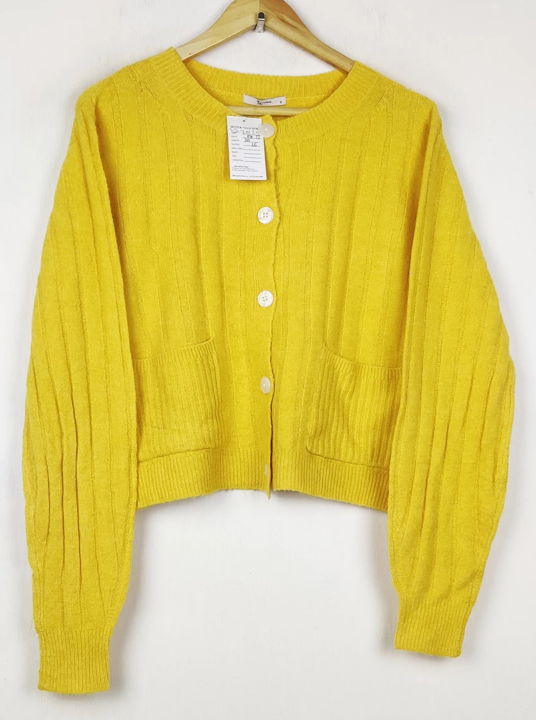 Buy online pre-used pre-loved 100% authentic & Original branded Tu (LS-20129) available in Pakistan. Top international brands avilable.