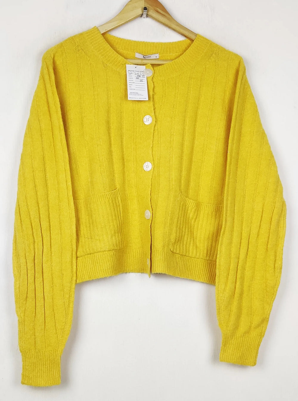 Buy online pre-used pre-loved 100% authentic & Original branded Tu (LS-20129) available in Pakistan. Top international brands avilable.