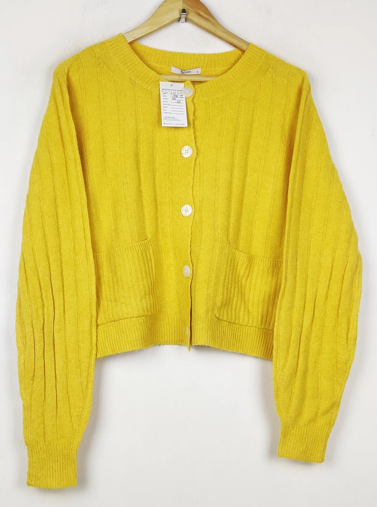 Buy online pre-used pre-loved 100% authentic & Original branded Tu (LS-20129) available in Pakistan. Top international brands avilable.