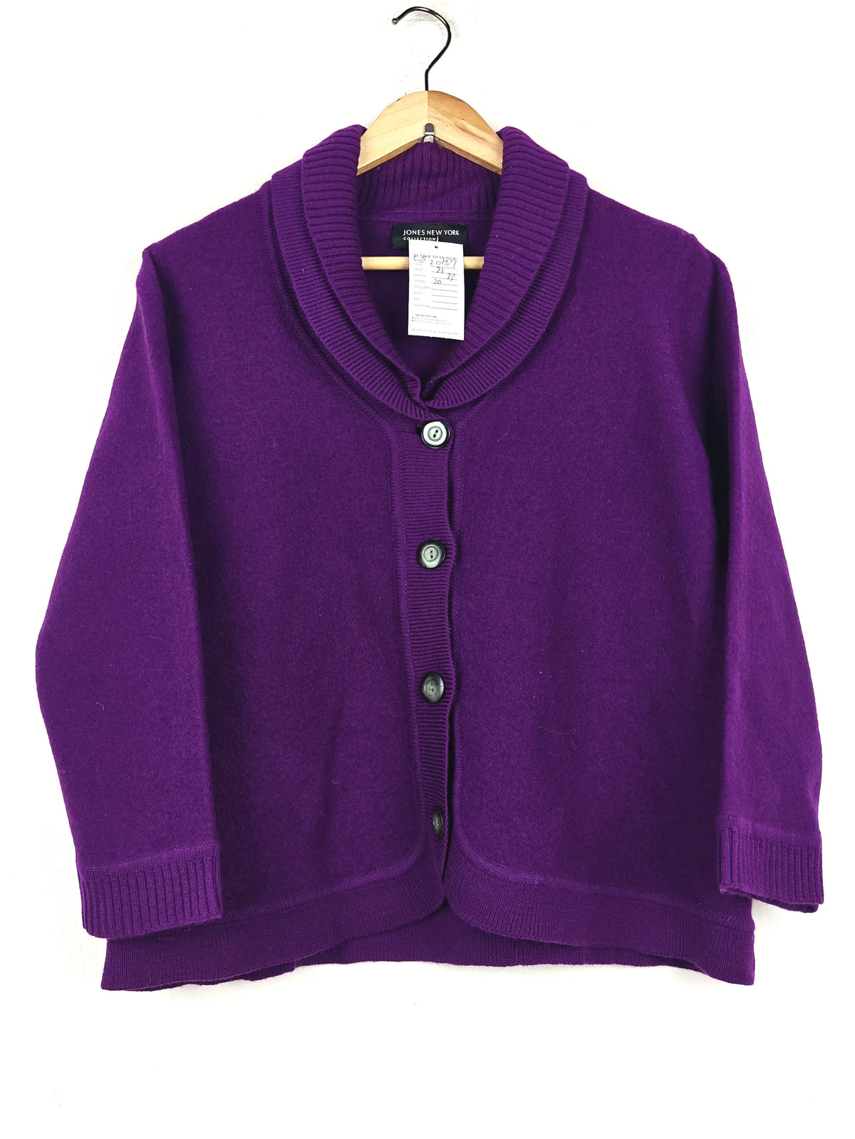 Buy online pre-used pre-loved 100% authentic & Original branded Jones New York (LS-20137) available in Pakistan. Top international brands avilable.
