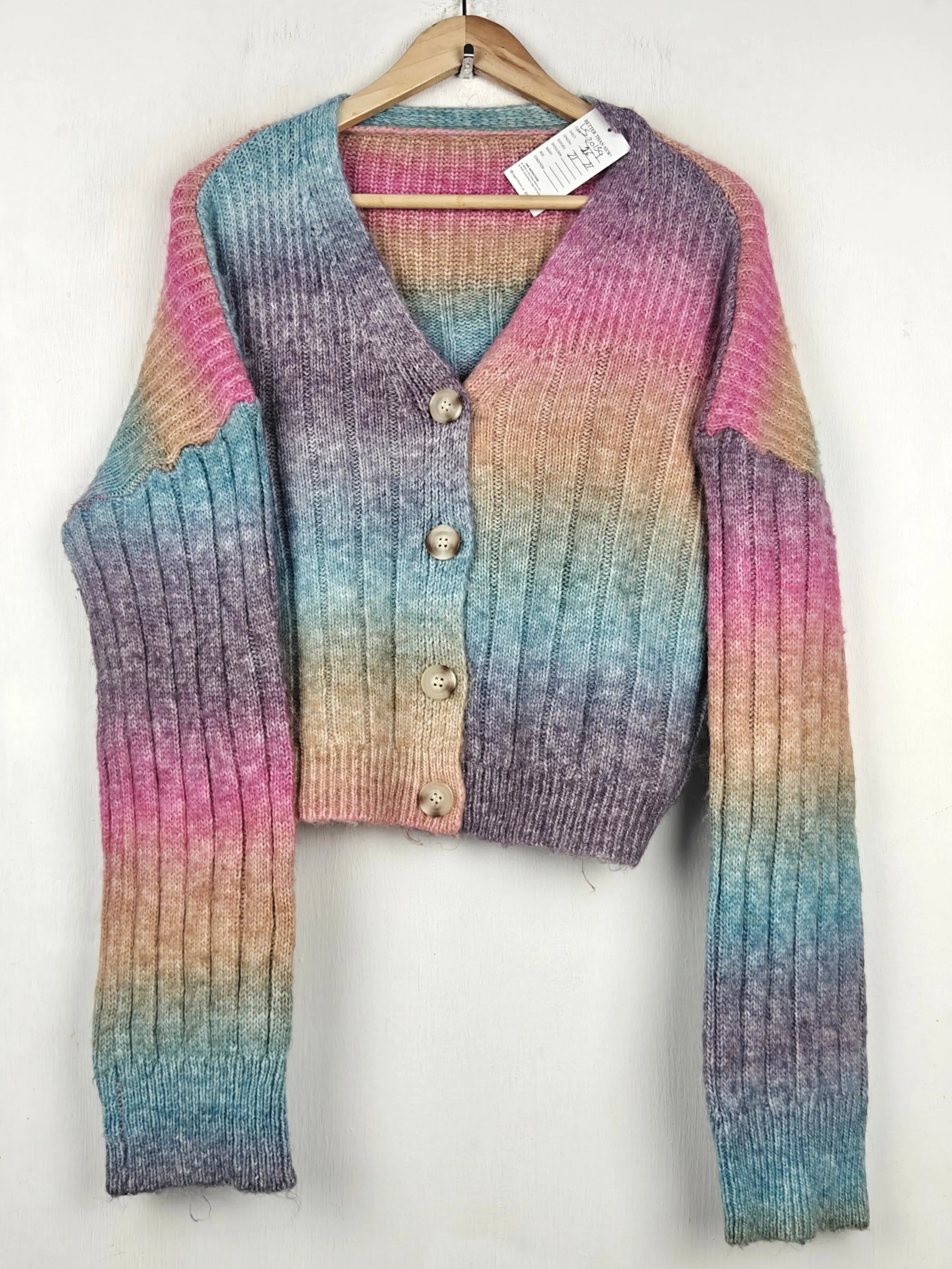 Buy online pre-used pre-loved 100% authentic & Original branded Unknown Brand (LS-20139) available in Pakistan. Top international brands avilable.