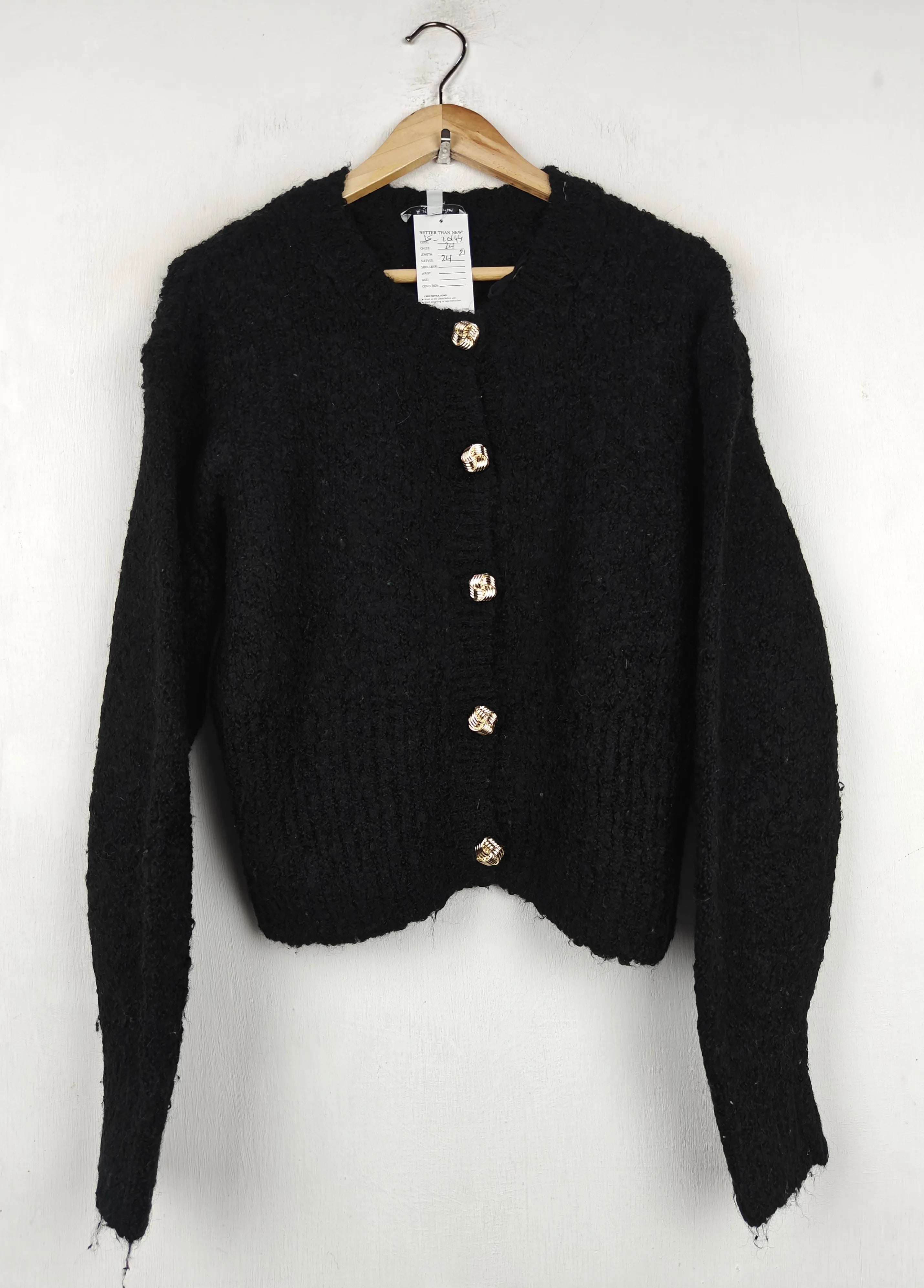 Buy online pre-used pre-loved 100% authentic & Original branded & Others Stores (LS-20144) available in Pakistan. Top international brands avilable.