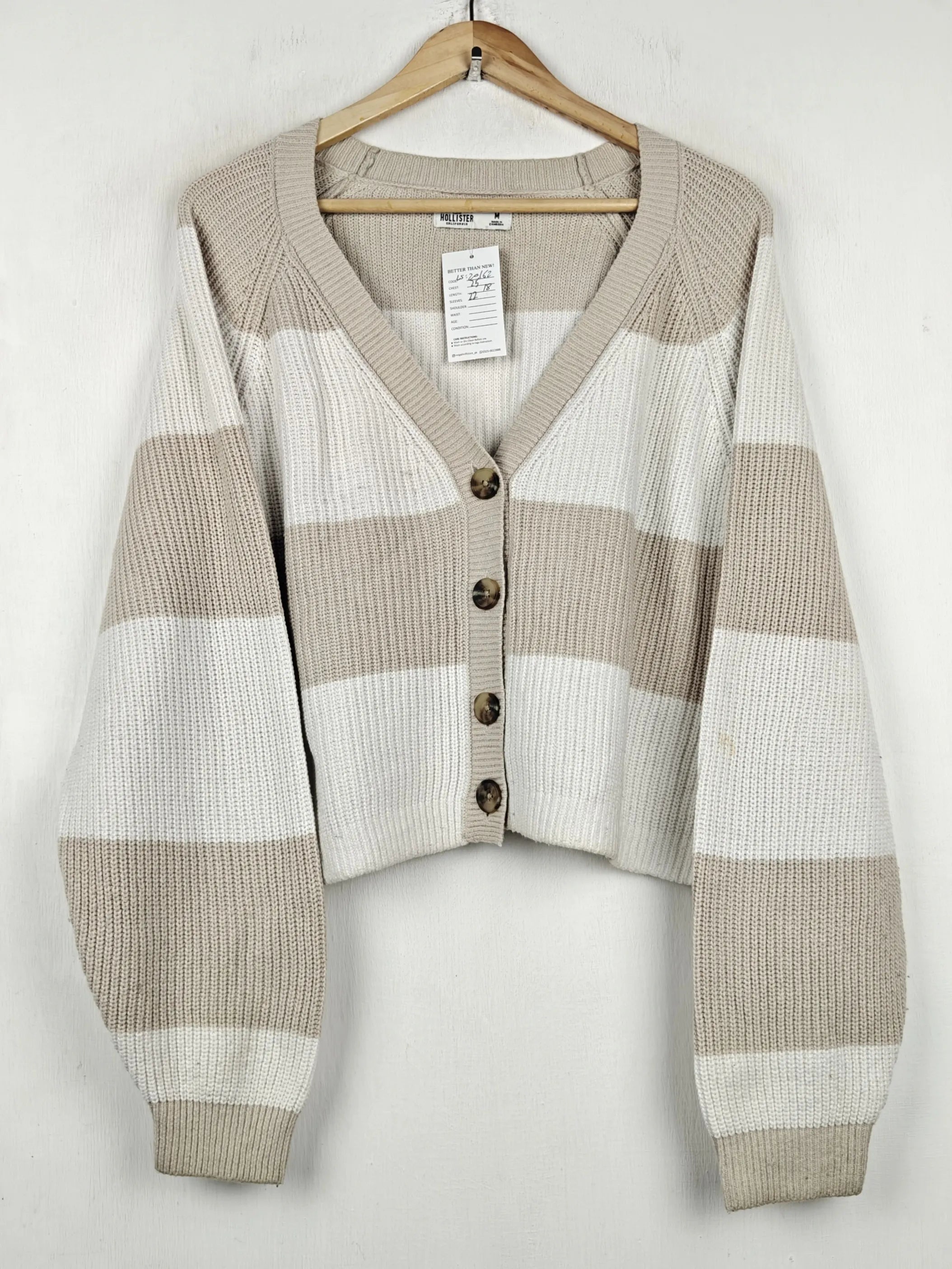 Buy online pre-used pre-loved 100% authentic & Original branded Hollister (LS-20162) available in Pakistan. Top international brands avilable.