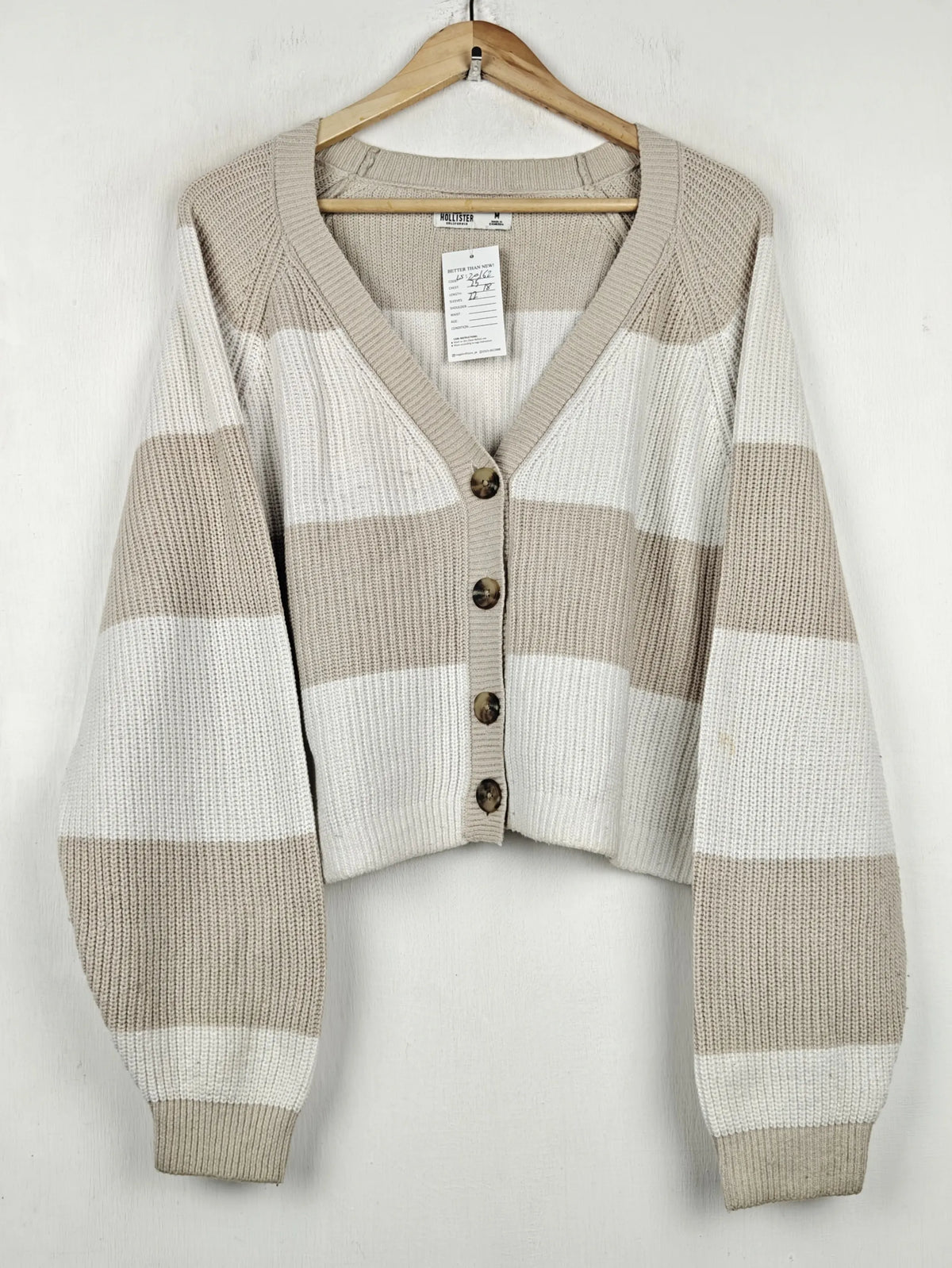 Buy online pre-used pre-loved 100% authentic & Original branded Hollister (LS-20162) available in Pakistan. Top international brands avilable.