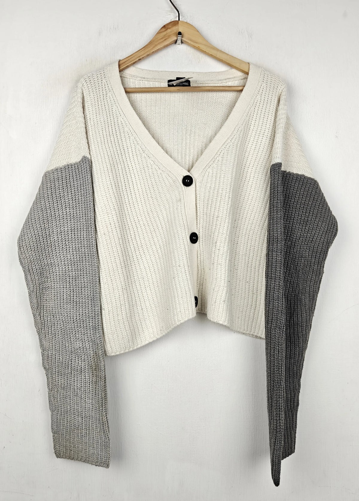 Buy online pre-used pre-loved 100% authentic & Original branded Prettylittlething (LS-20170) available in Pakistan. Top international brands avilable.