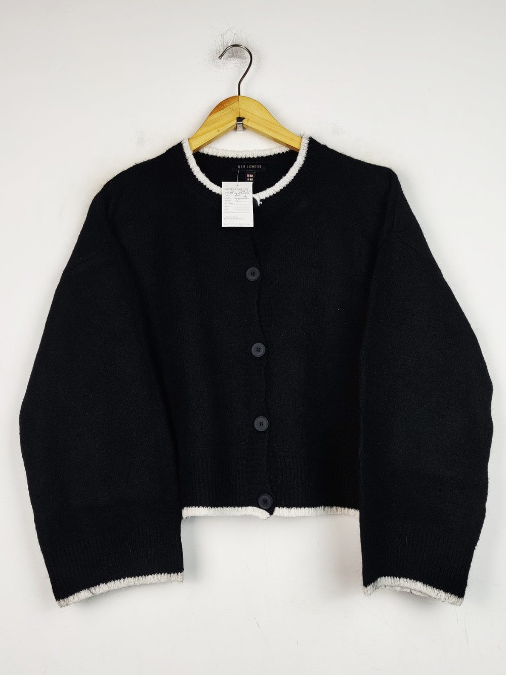 Qed London (LS-21477)