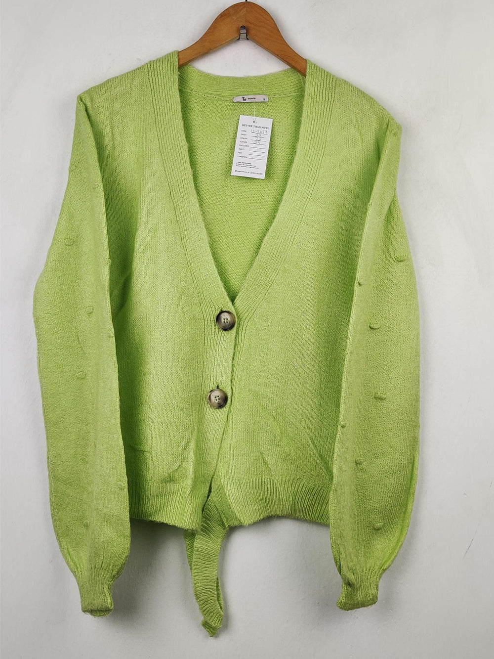 Buy online pre-used pre-loved 100% authentic & Original branded Tu (LS-5059) available in Pakistan. Top international brands avilable.