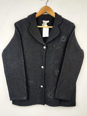 Buy online pre-used pre-loved 100% authentic & Original branded Deane White (LS-5276) available in Pakistan. Top international brands avilable.