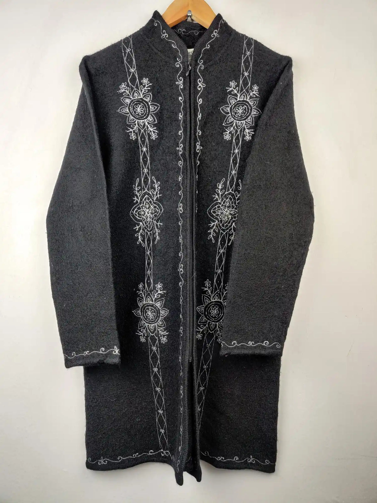 Buy online pre-used pre-loved 100% authentic & Original branded Coldwater Creek (LS-5296) available in Pakistan. Top international brands avilable.