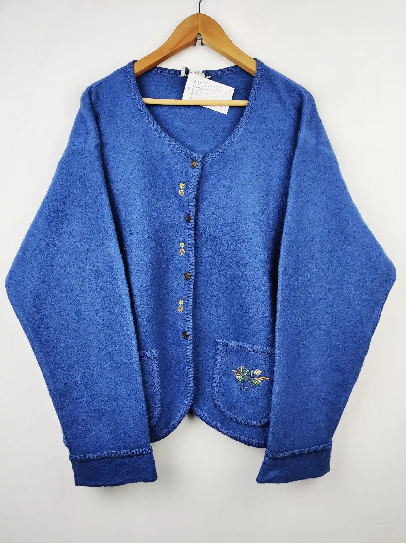 Buy online pre-used pre-loved 100% authentic & Original branded April Corner (LS-5415) available in Pakistan. Top international brands avilable.