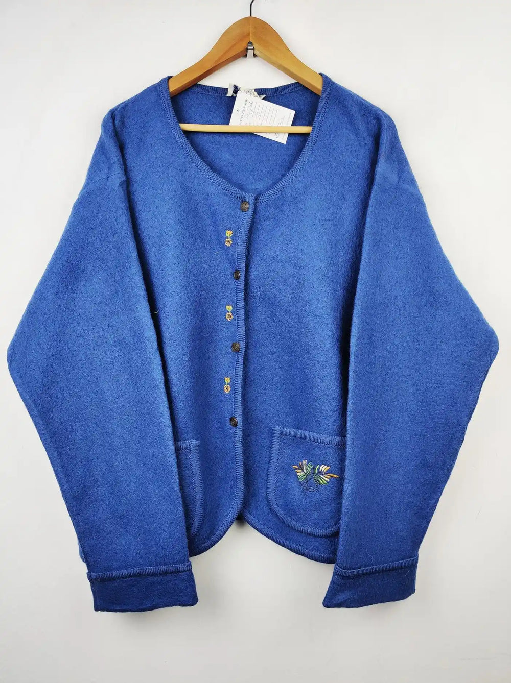 Buy online pre-used pre-loved 100% authentic & Original branded April Corner (LS-5415) available in Pakistan. Top international brands avilable.