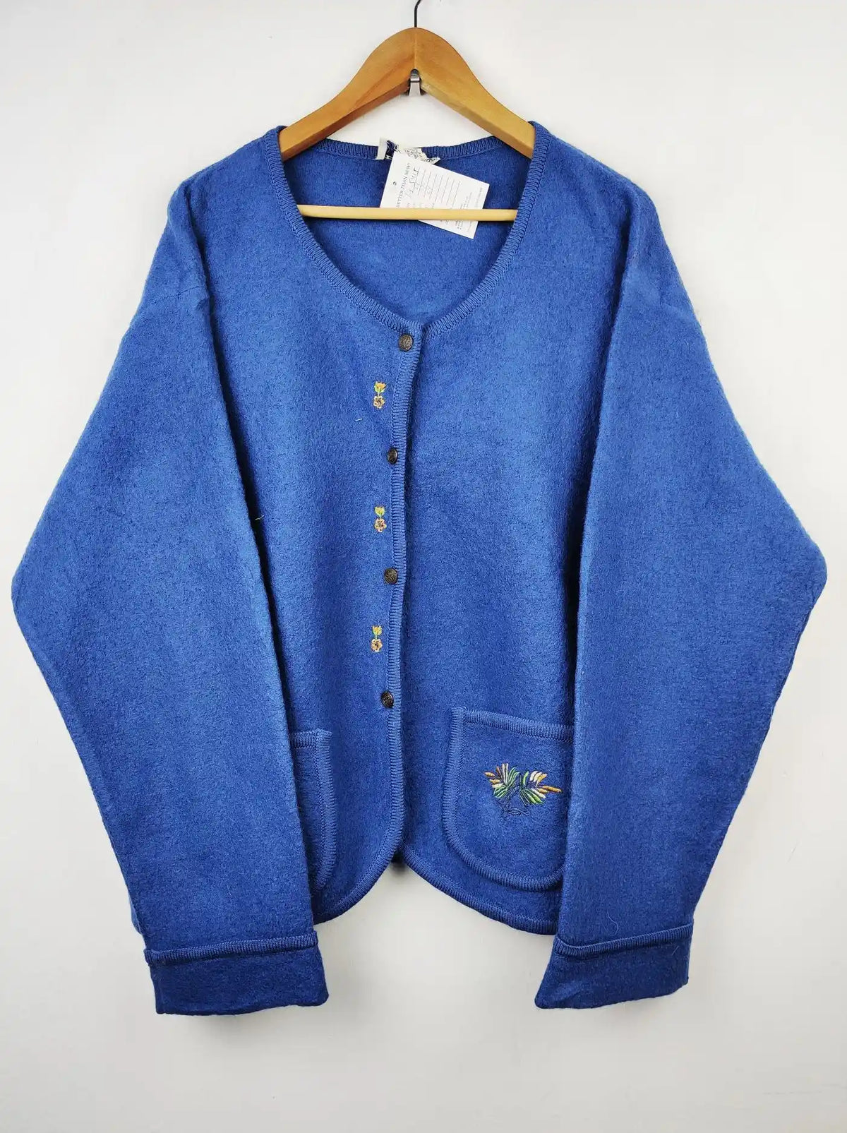 Buy online pre-used pre-loved 100% authentic & Original branded April Corner (LS-5415) available in Pakistan. Top international brands avilable.
