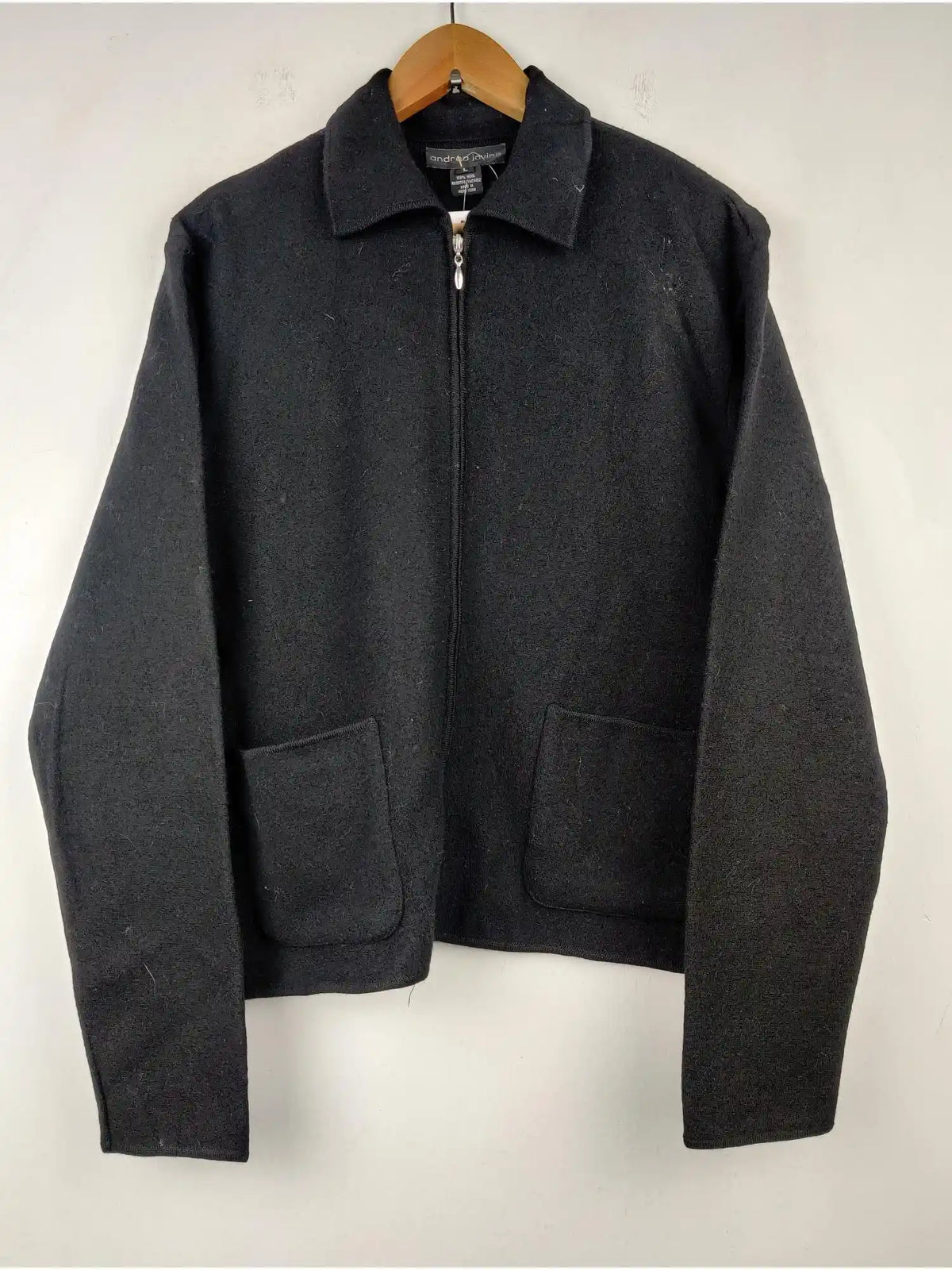 Buy online pre-used pre-loved 100% authentic & Original branded Andrea Jovine (LS-5444) available in Pakistan. Top international brands avilable.