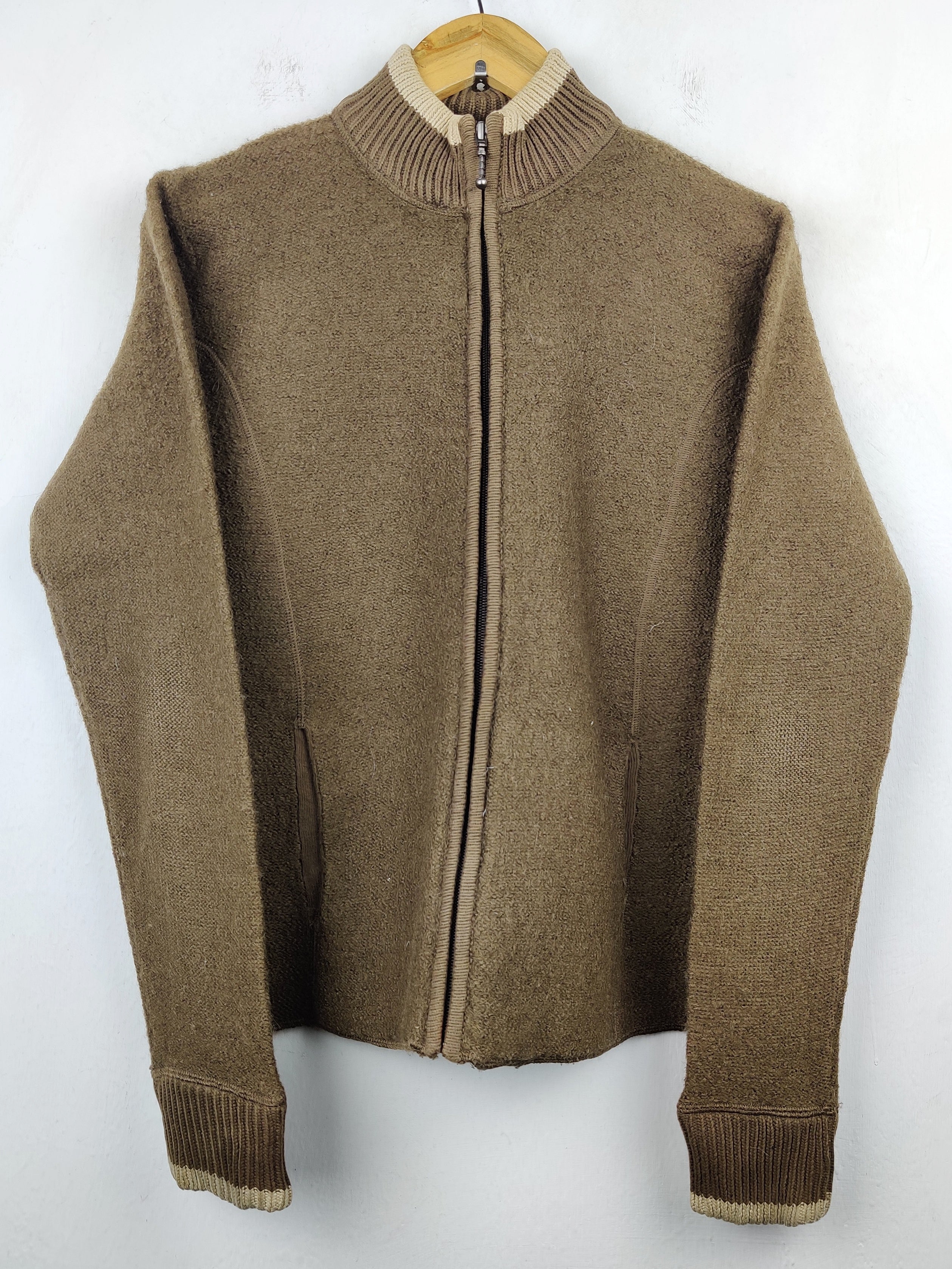 Buy online pre-used pre-loved 100% authentic & Original branded Cabelas (LS-6278) available in Pakistan. Top international brands avilable.