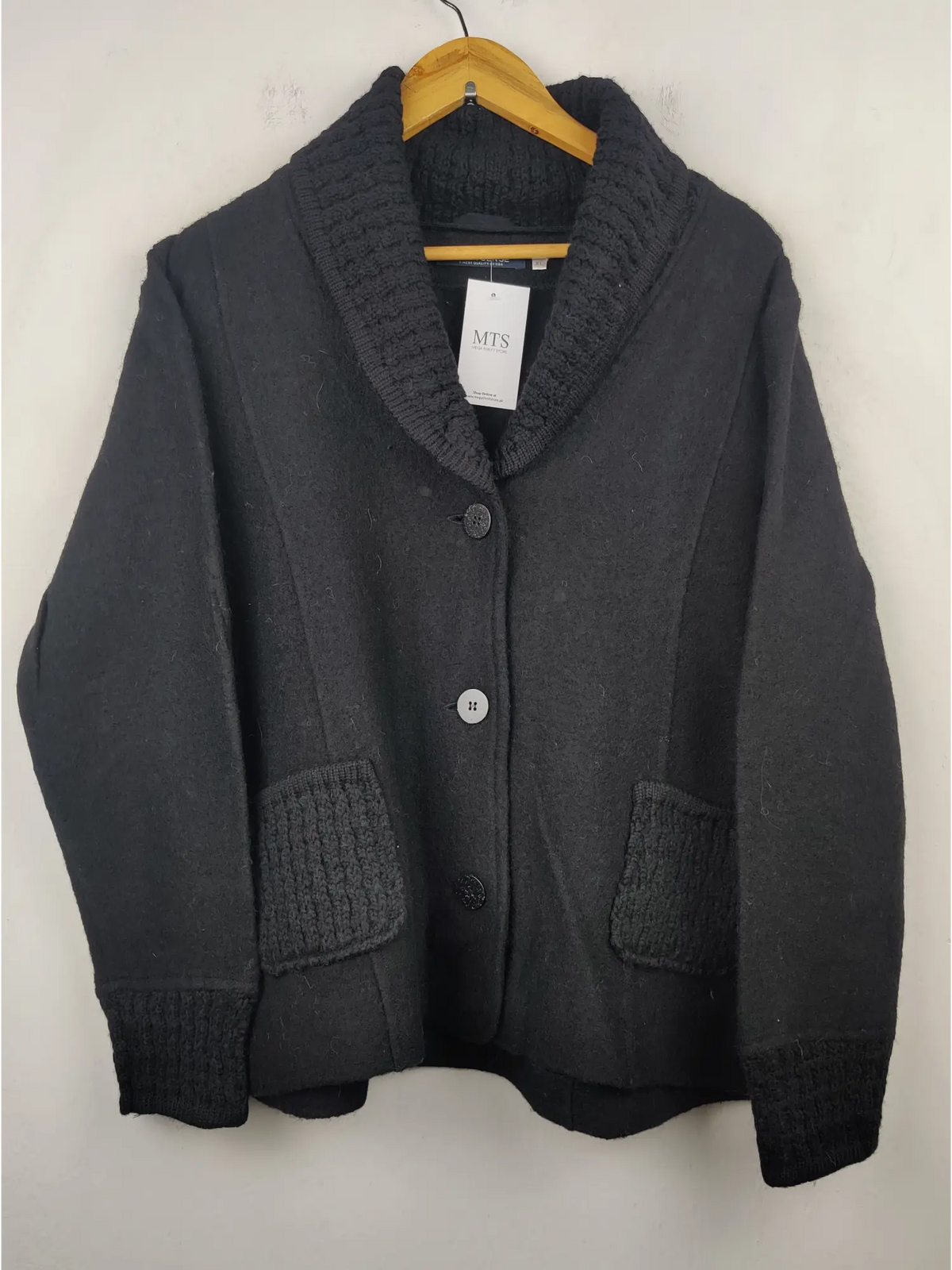 Buy online pre-used pre-loved 100% authentic & Original branded Sixth Sense (LS-6398) available in Pakistan. Top international brands avilable.