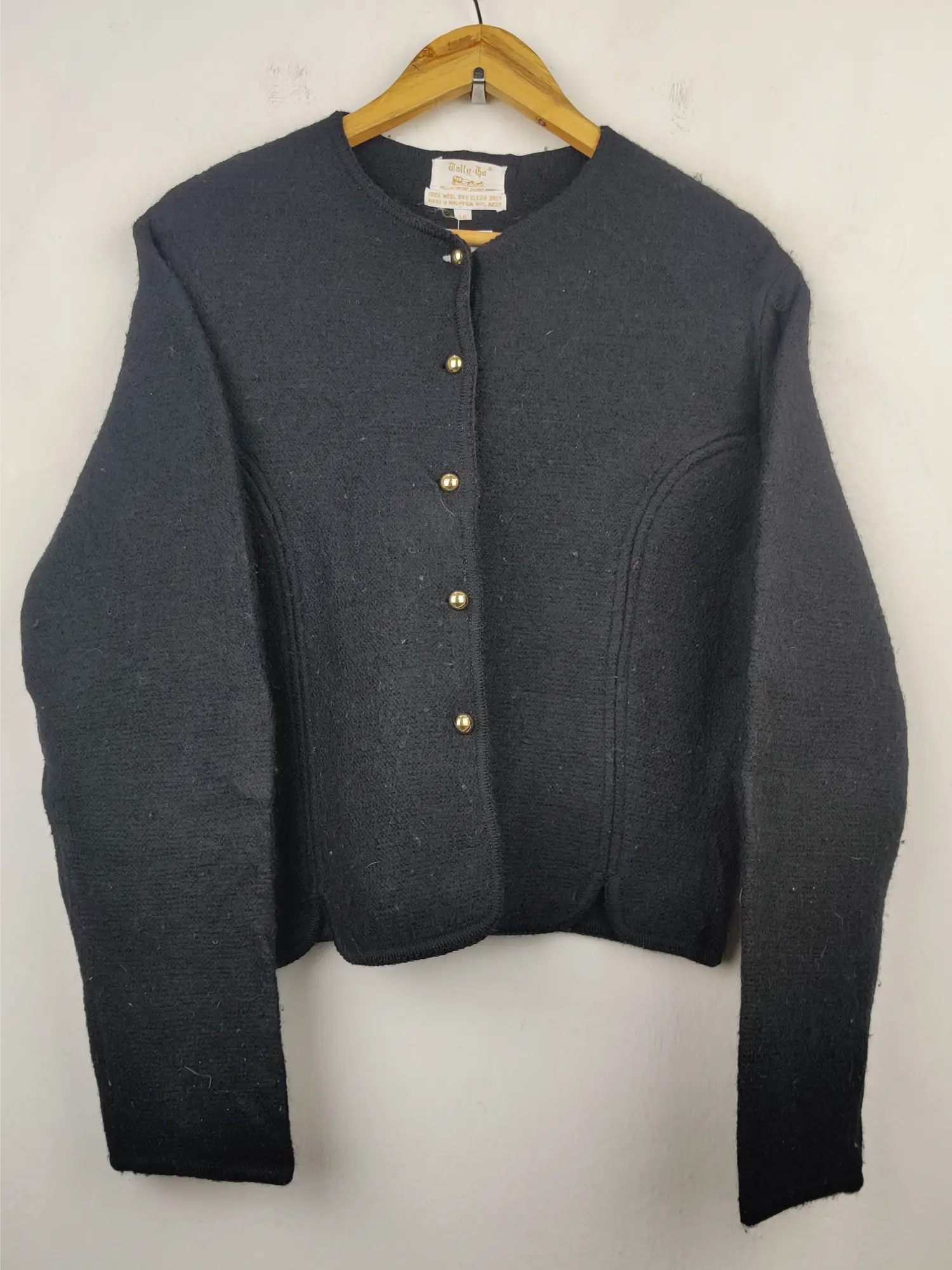 Buy online pre-used pre-loved 100% authentic & Original branded Tally Tho (LS-6477) available in Pakistan. Top international brands avilable.
