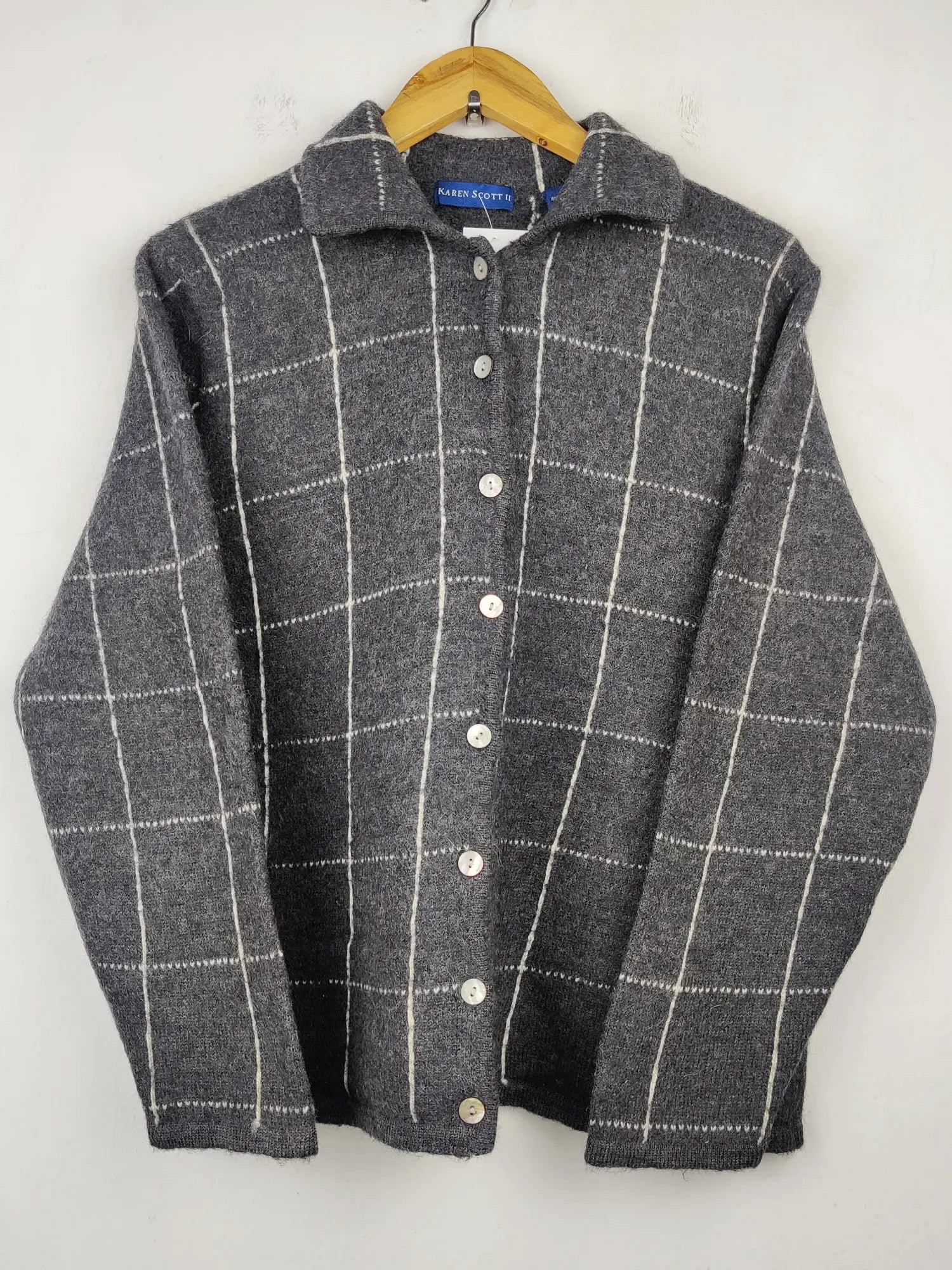 Buy online pre-used pre-loved 100% authentic & Original branded Karen Scott (LS-6561) available in Pakistan. Top international brands avilable.