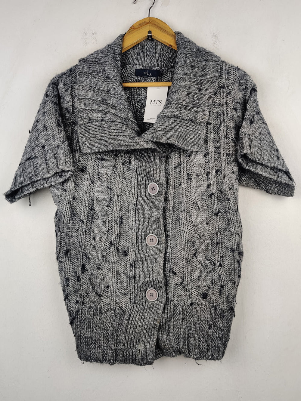 Buy online pre-used pre-loved 100% authentic & Original branded She (LS-6712) available in Pakistan. Top international brands avilable.