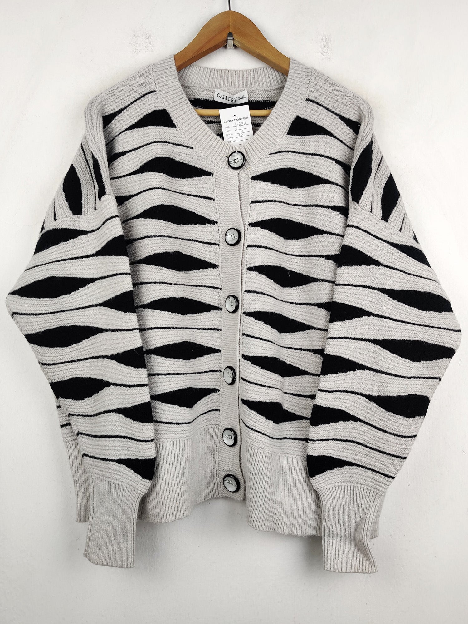 Buy online pre-used pre-loved 100% authentic & Original branded Gallery (LS-6911) available in Pakistan. Top international brands avilable.