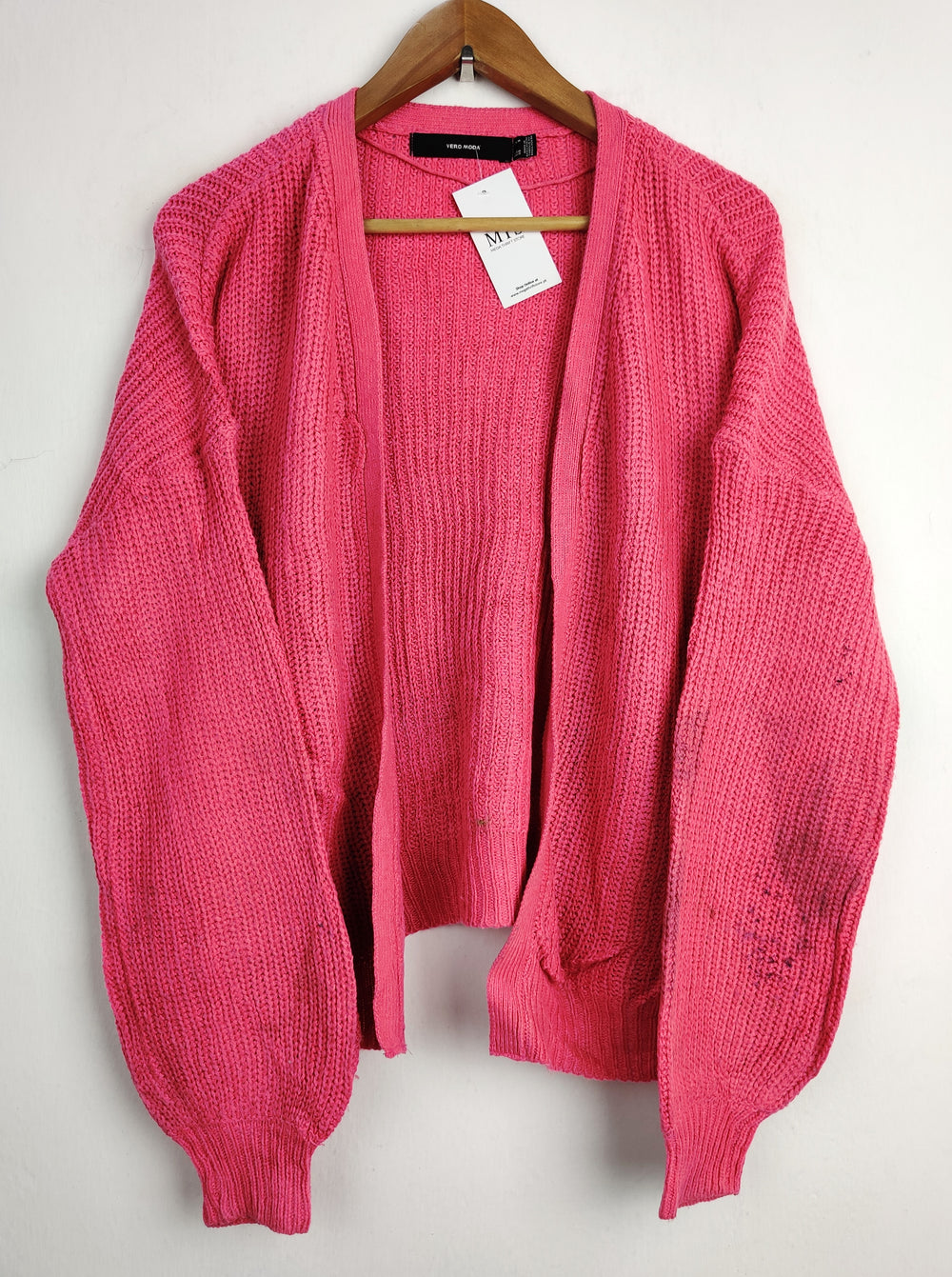 Buy online pre-used pre-loved 100% authentic & Original branded Vero Moda (LS-7121) available in Pakistan. Top international brands avilable.