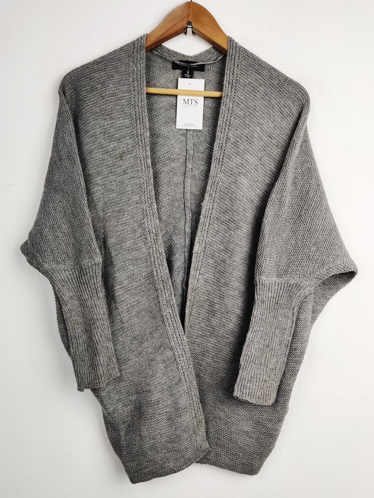 Buy online pre-used pre-loved 100% authentic & Original branded Atmosphere (LS-7142) available in Pakistan. Top international brands avilable.