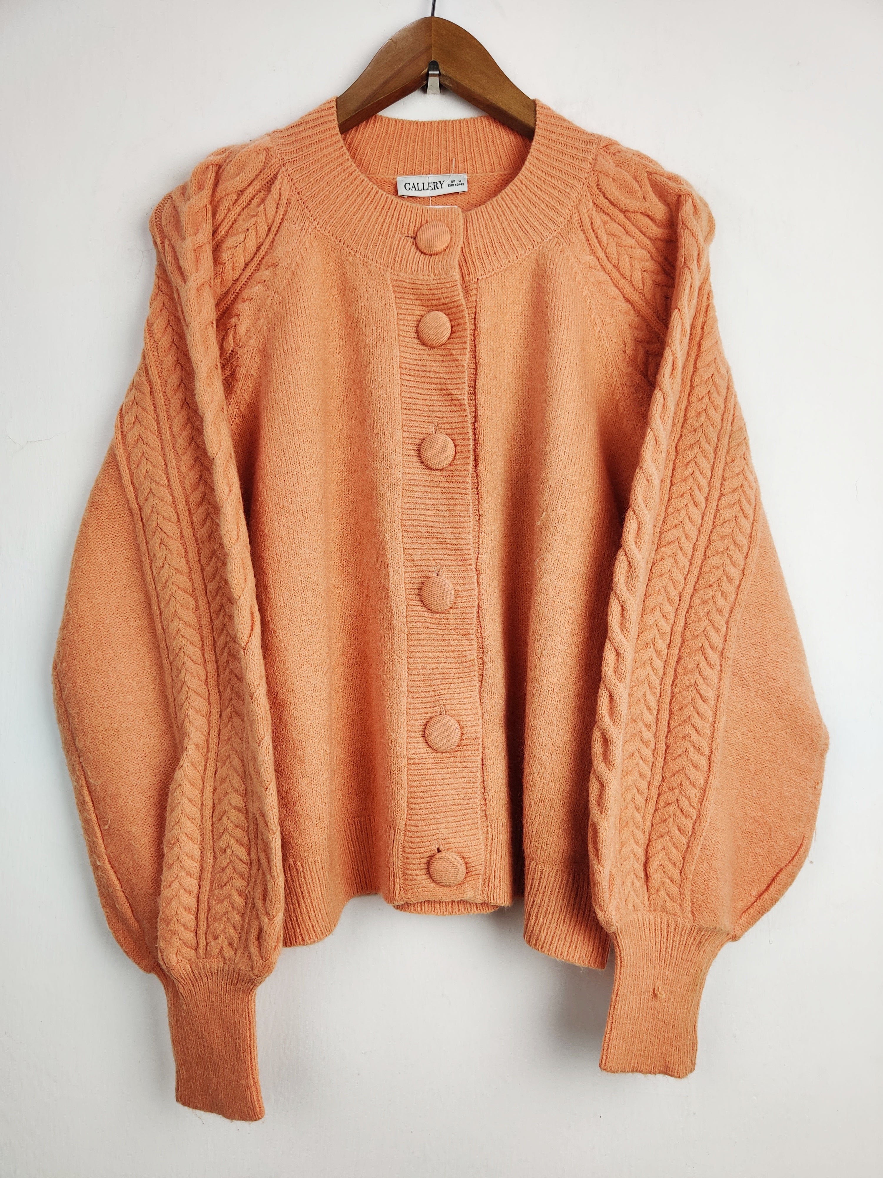 Buy online pre-used pre-loved 100% authentic & Original branded Gallery (LS-7148) available in Pakistan. Top international brands avilable.