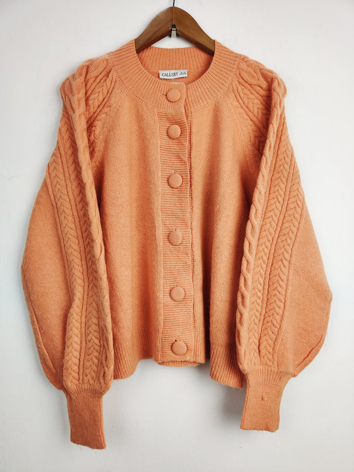 Buy online pre-used pre-loved 100% authentic & Original branded Gallery (LS-7148) available in Pakistan. Top international brands avilable.