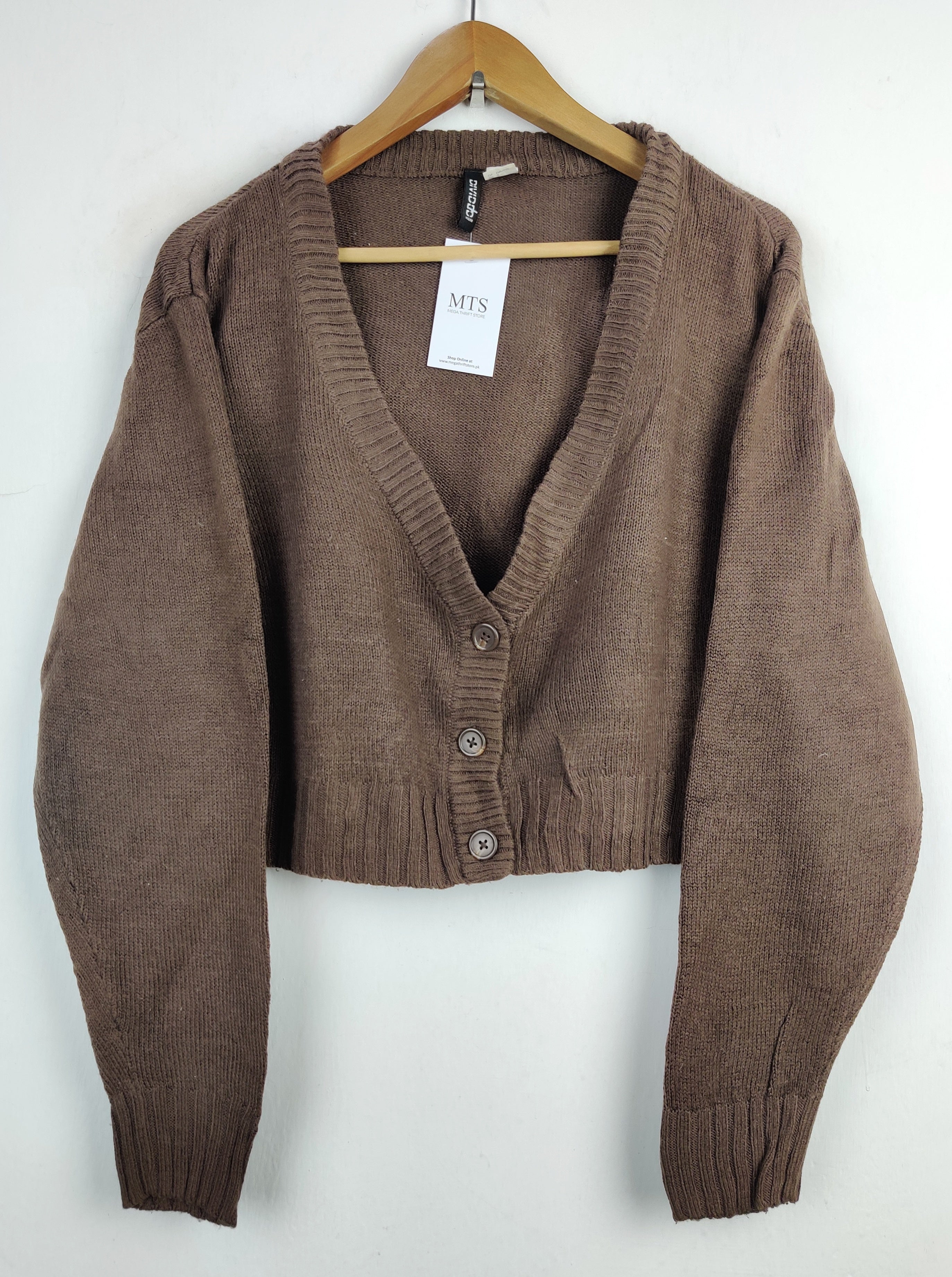Buy online pre-used pre-loved 100% authentic & Original branded H&M (LS-7163) available in Pakistan. Top international brands avilable.