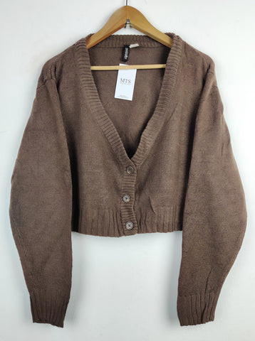 Buy online pre-used pre-loved 100% authentic & Original branded H&M (LS-7163) available in Pakistan. Top international brands avilable.