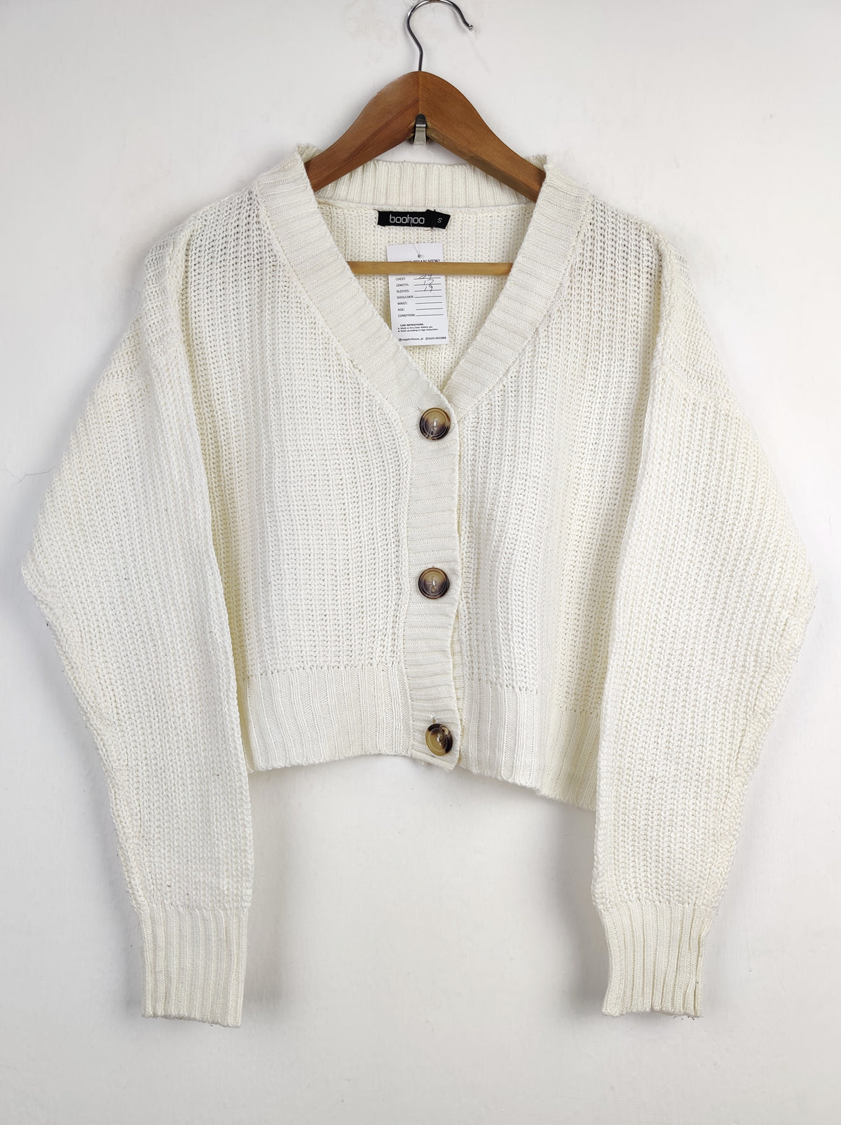 Buy online pre-used pre-loved 100% authentic & Original branded Boohoo (LS-7177) available in Pakistan. Top international brands avilable.