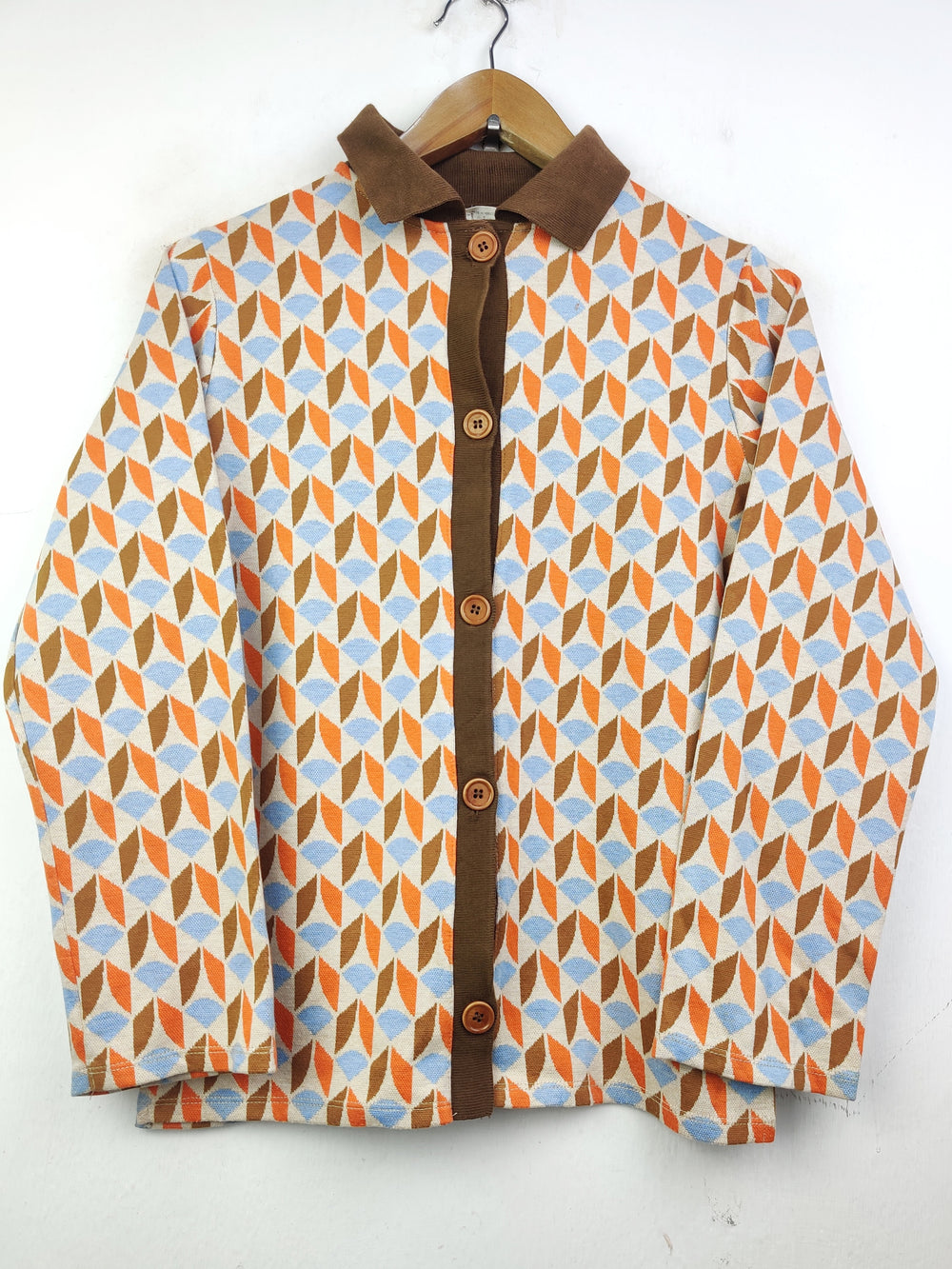 Buy online pre-used pre-loved 100% authentic & Original branded Pull&Bear (LS-7183) available in Pakistan. Top international brands avilable.