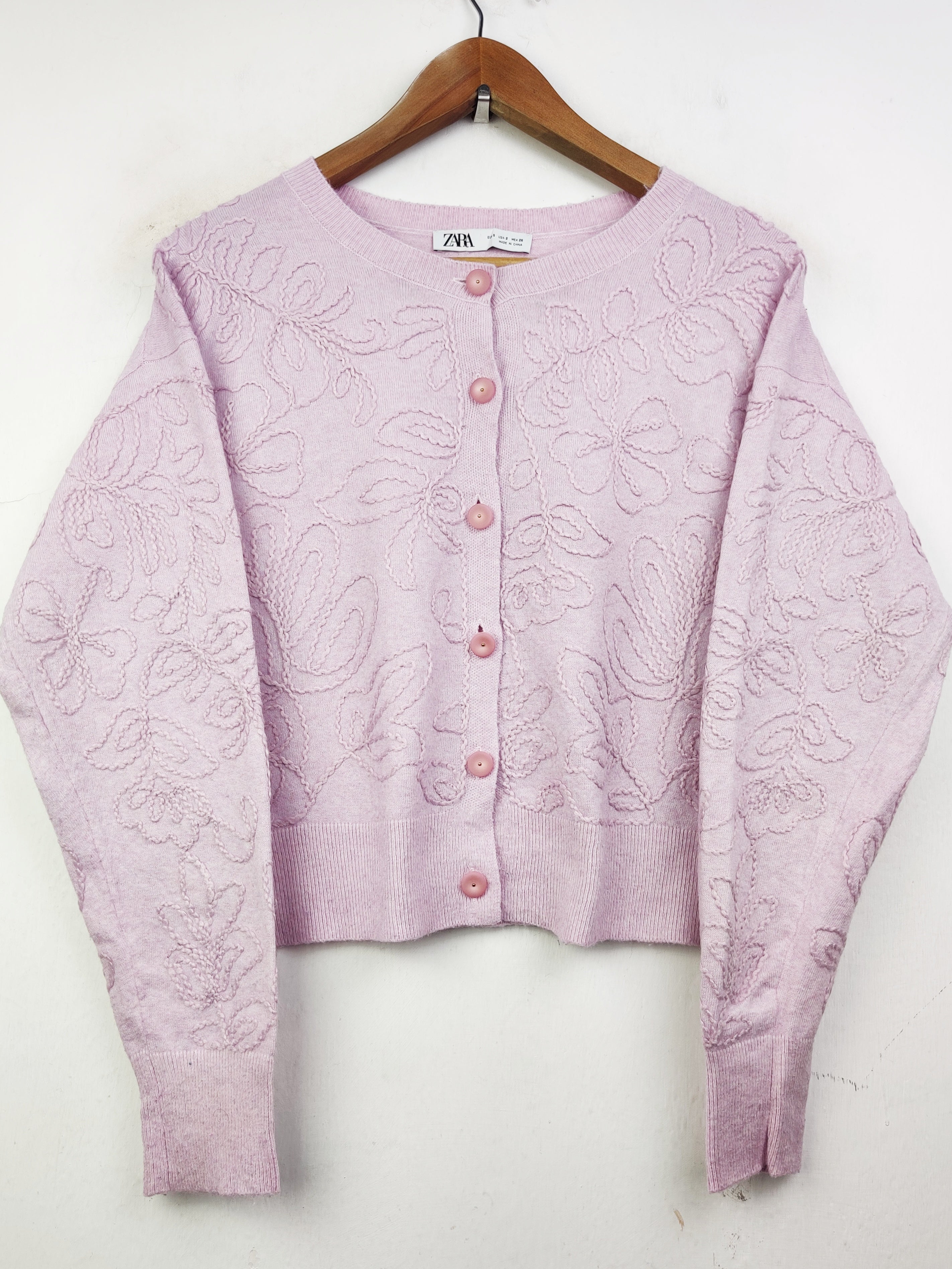 Buy online pre-used pre-loved 100% authentic & Original branded Zara (LS-7207) available in Pakistan. Top international brands avilable.