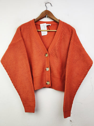 Buy online pre-used pre-loved 100% authentic & Original branded Zara (LS-7229) available in Pakistan. Top international brands avilable.