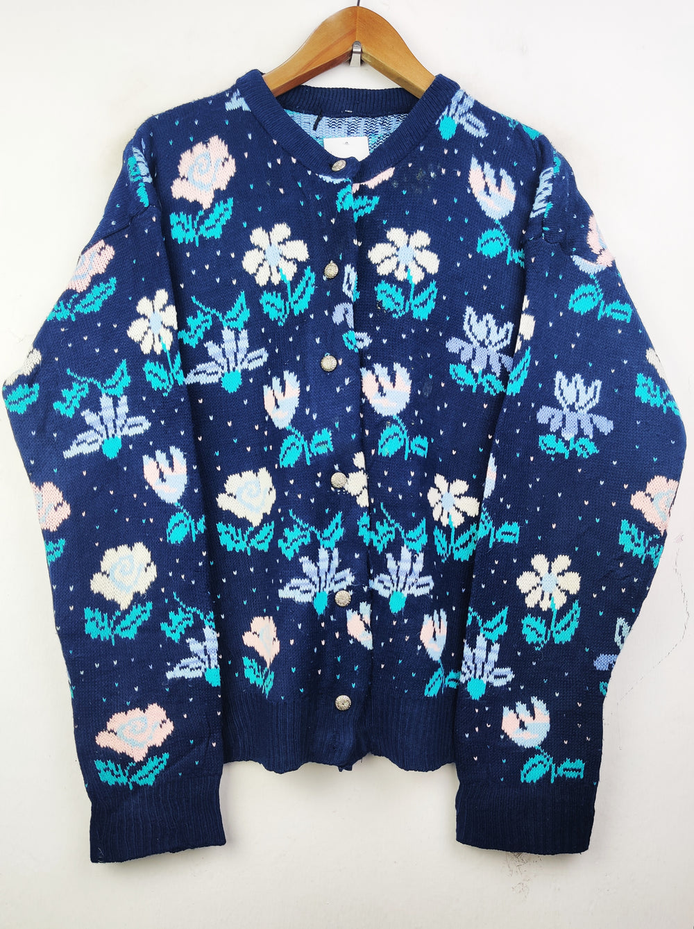 Buy online pre-used pre-loved 100% authentic & Original branded Unknown Brand (LS-7232) available in Pakistan. Top international brands avilable.