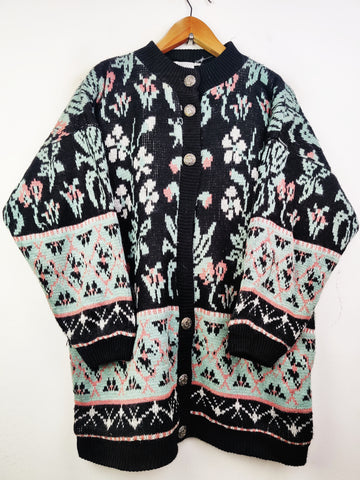 Buy online pre-used pre-loved 100% authentic & Original branded Designer Collections (LS-7236) available in Pakistan. Top international brands avilable.