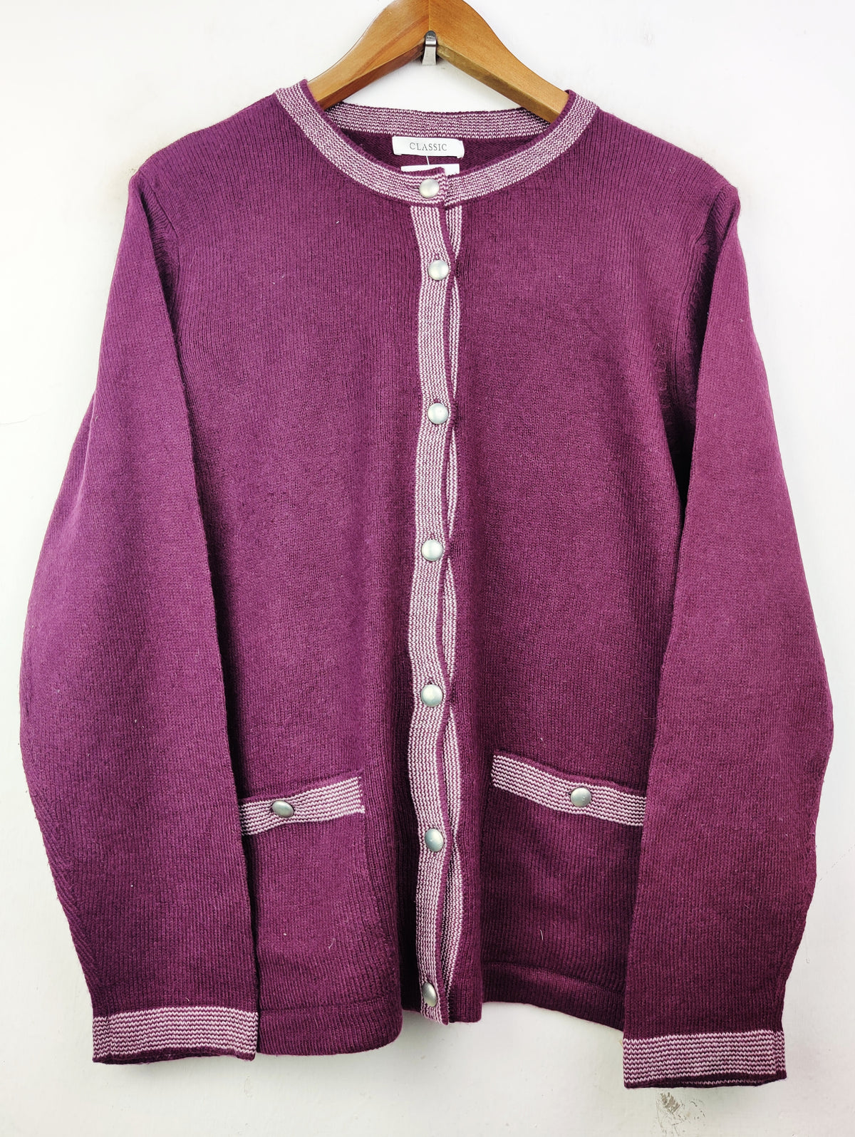 Buy online pre-used pre-loved 100% authentic & Original branded Classic (LS-7245) available in Pakistan. Top international brands avilable.