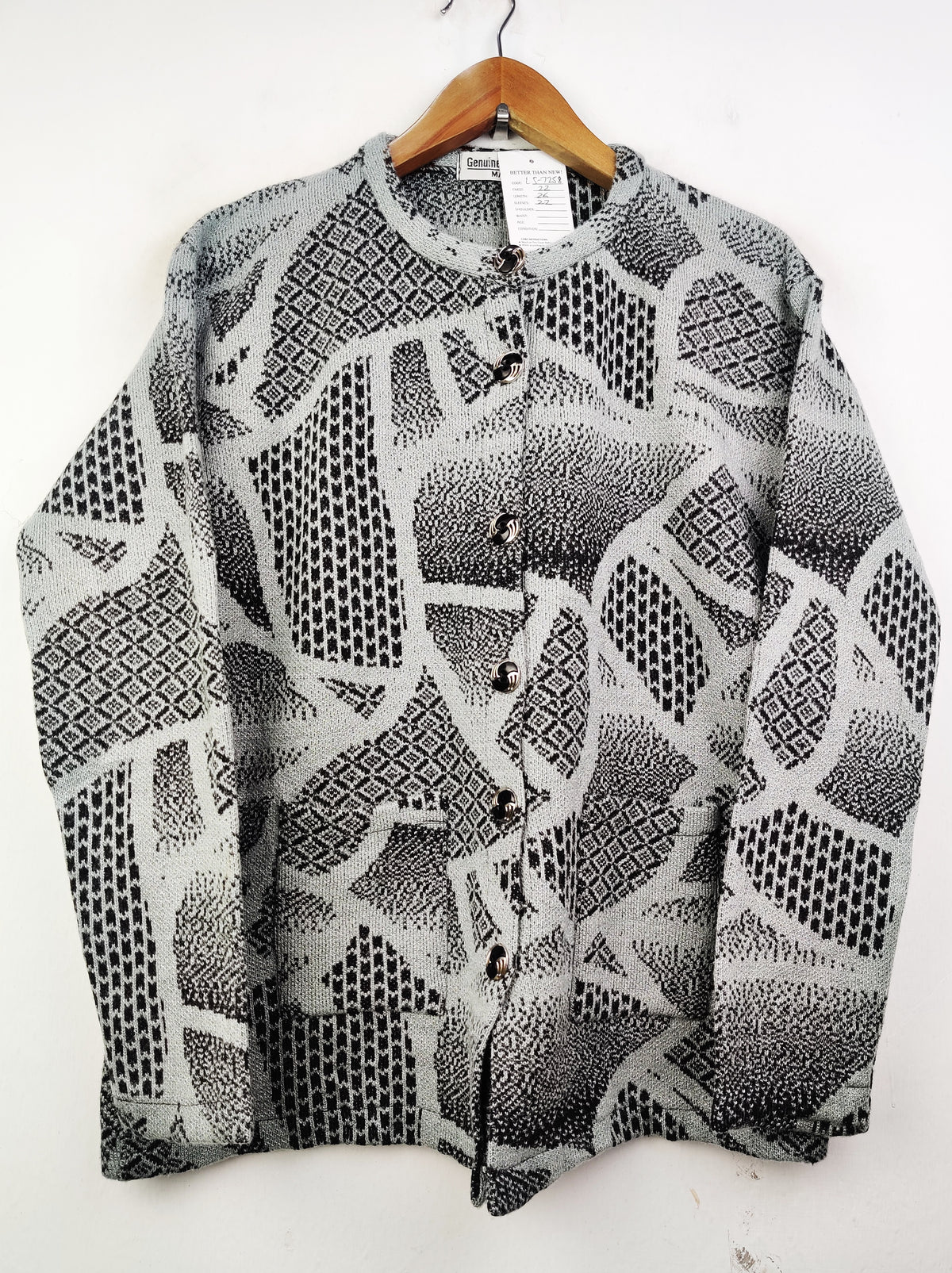 Buy online pre-used pre-loved 100% authentic & Original branded Genuine Kanni (LS-7258) available in Pakistan. Top international brands avilable.