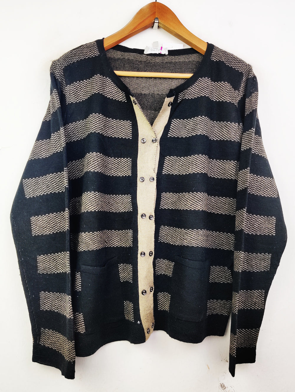 Buy online pre-used pre-loved 100% authentic & Original branded Per Una (LS-7277) available in Pakistan. Top international brands avilable.