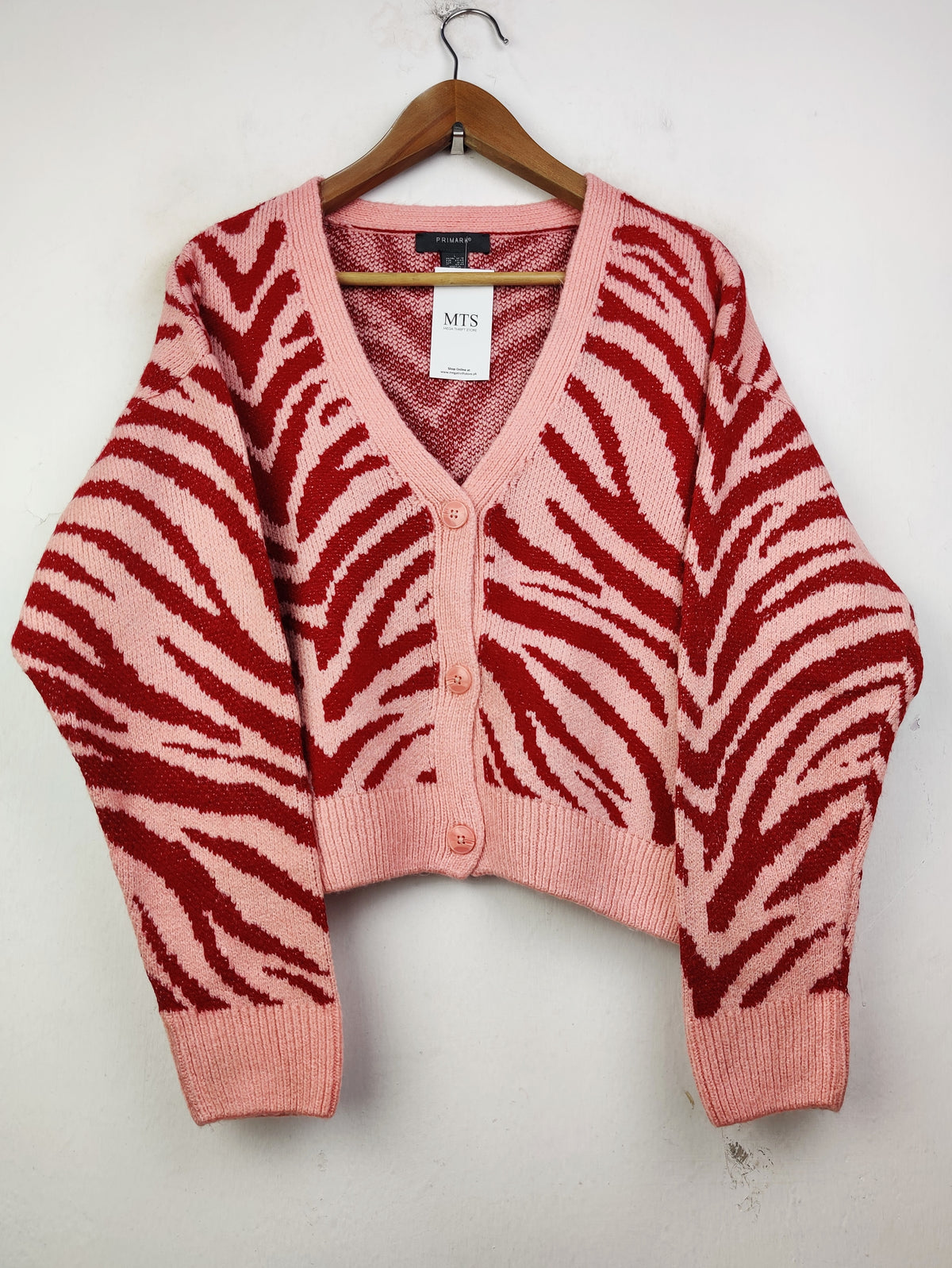 Buy online pre-used pre-loved 100% authentic & Original branded Primark (LS-7303) available in Pakistan. Top international brands avilable.