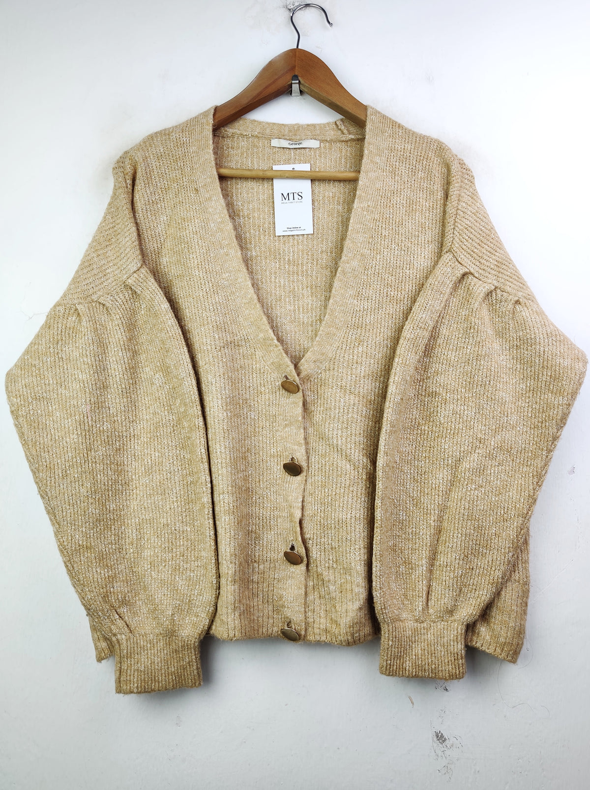 Buy online pre-used pre-loved 100% authentic & Original branded George (LS-7324) available in Pakistan. Top international brands avilable.