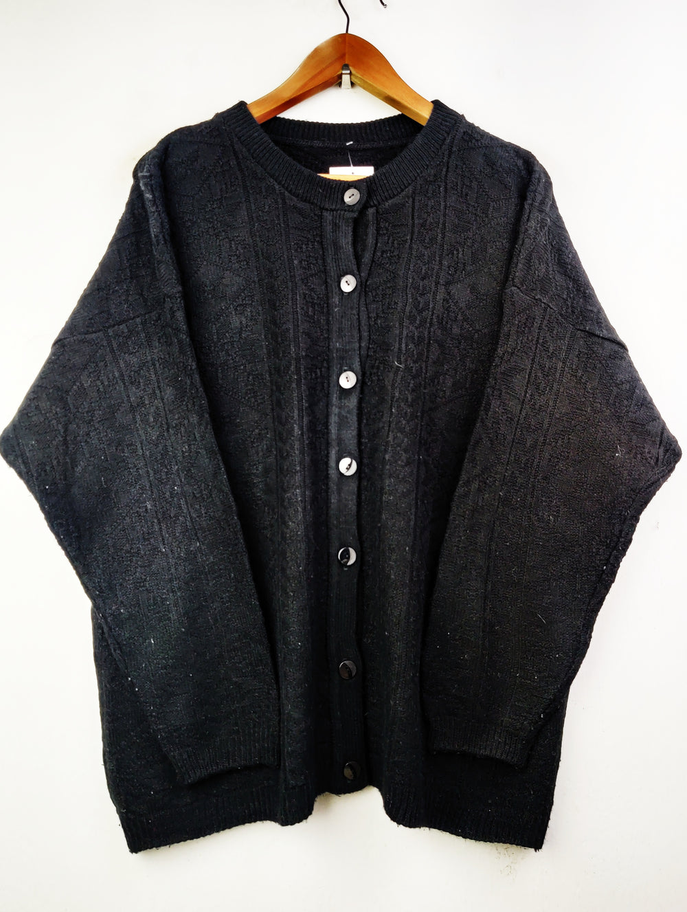 Buy online pre-used pre-loved 100% authentic & Original branded Unknown Brand (LS-7351) available in Pakistan. Top international brands avilable.