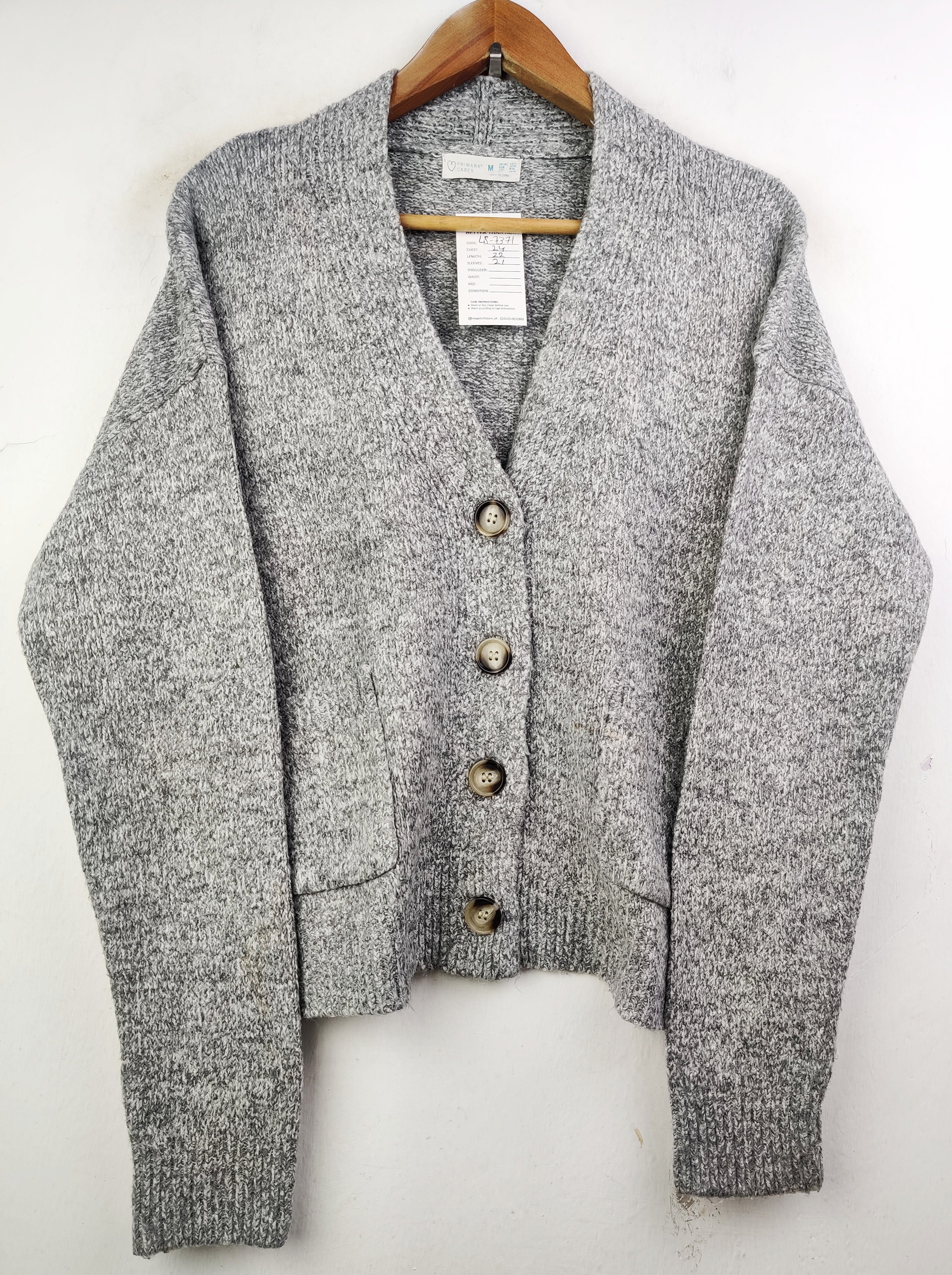 Buy online pre-used pre-loved 100% authentic & Original branded Primark (LS-7371) available in Pakistan. Top international brands avilable.