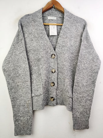 Buy online pre-used pre-loved 100% authentic & Original branded Primark (LS-7371) available in Pakistan. Top international brands avilable.