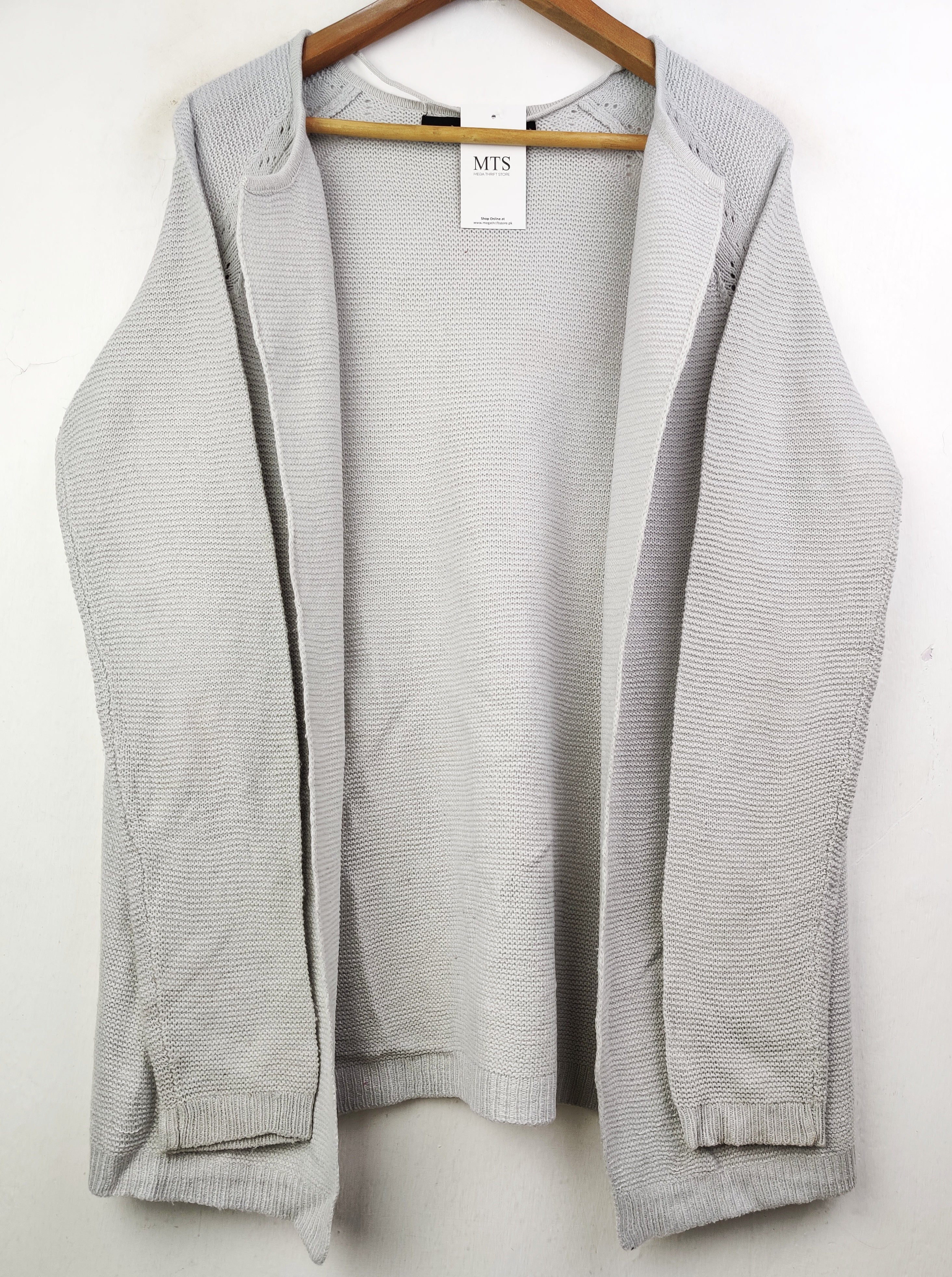 Buy online pre-used pre-loved 100% authentic & Original branded Vero Moda (LS-7418) available in Pakistan. Top international brands avilable.